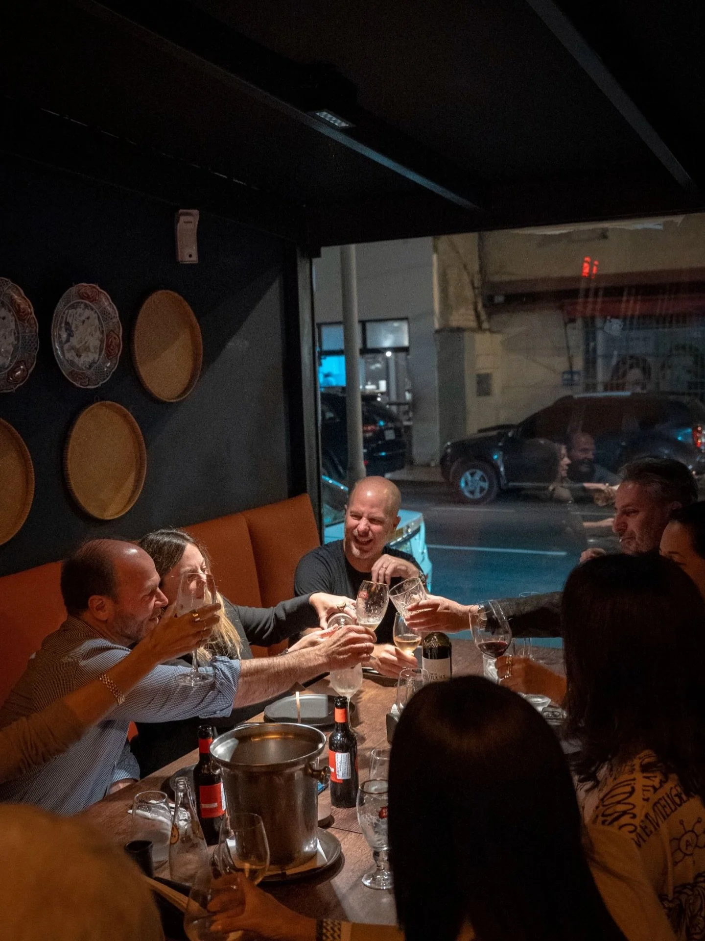 En KION, compartir y brindar se siente distinto: los platos al centro, las copas arriba y la vibra perfecta para disfrutar.

Un espacio hecho para celebrar cada momento juntos 🫶🏻

#KIONperuvianchinese