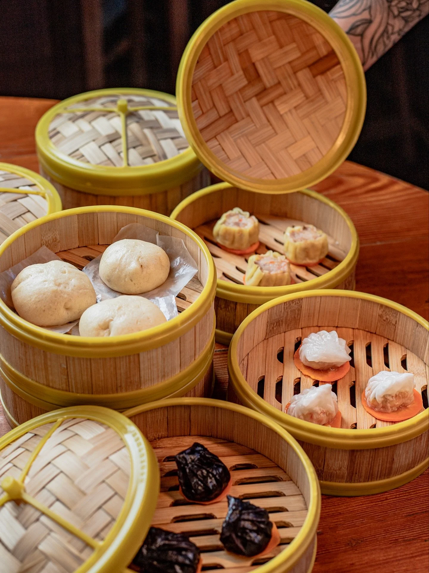 &iexcl;Delicados &amp; intensos a la vez!

Nuestros Dim Sum mezclan la tradici&oacute;n cantonesa con la chispa peruana para que cada bocado te sorprenda&hellip; y te antoje otro.

#KIONperuvianchinese