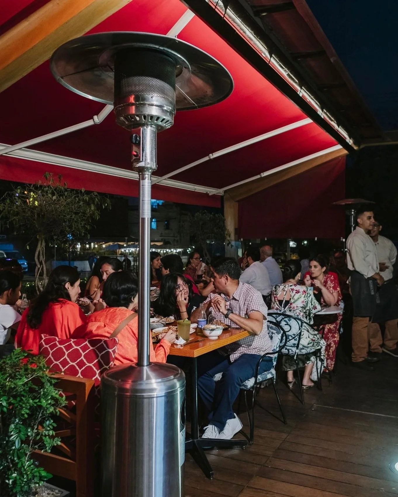 Casa llena, mesas llenas de risas y antojos que van y vienen. As&iacute; se disfruta KION.

Locales KION:
N&uacute;&ntilde;ez de Balboa 737, Miraflores
Mariscal La Mar 901, Miraflores
El Polo 765, Santiago de Surco

#KIONperuvianchinese