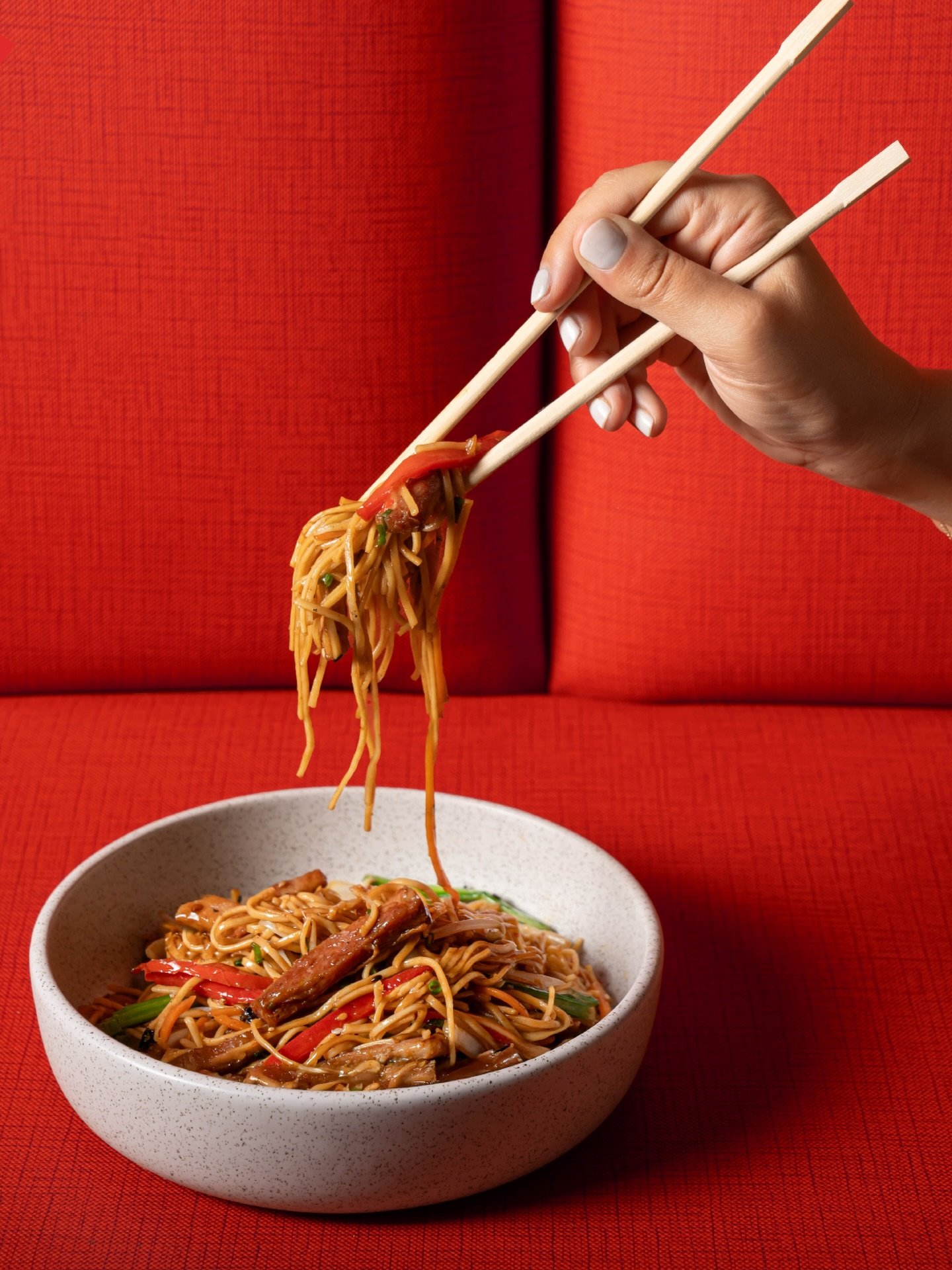 Dicen que mientras m&aacute;s largos los tallarines, mejor el augurio para el a&ntilde;o que empieza.

En KION los servimos para compartir, para re&iacute;r, para brindar y para arrancar el A&ntilde;o Nuevo Chino con buena energ&iacute;a y mejor sabo