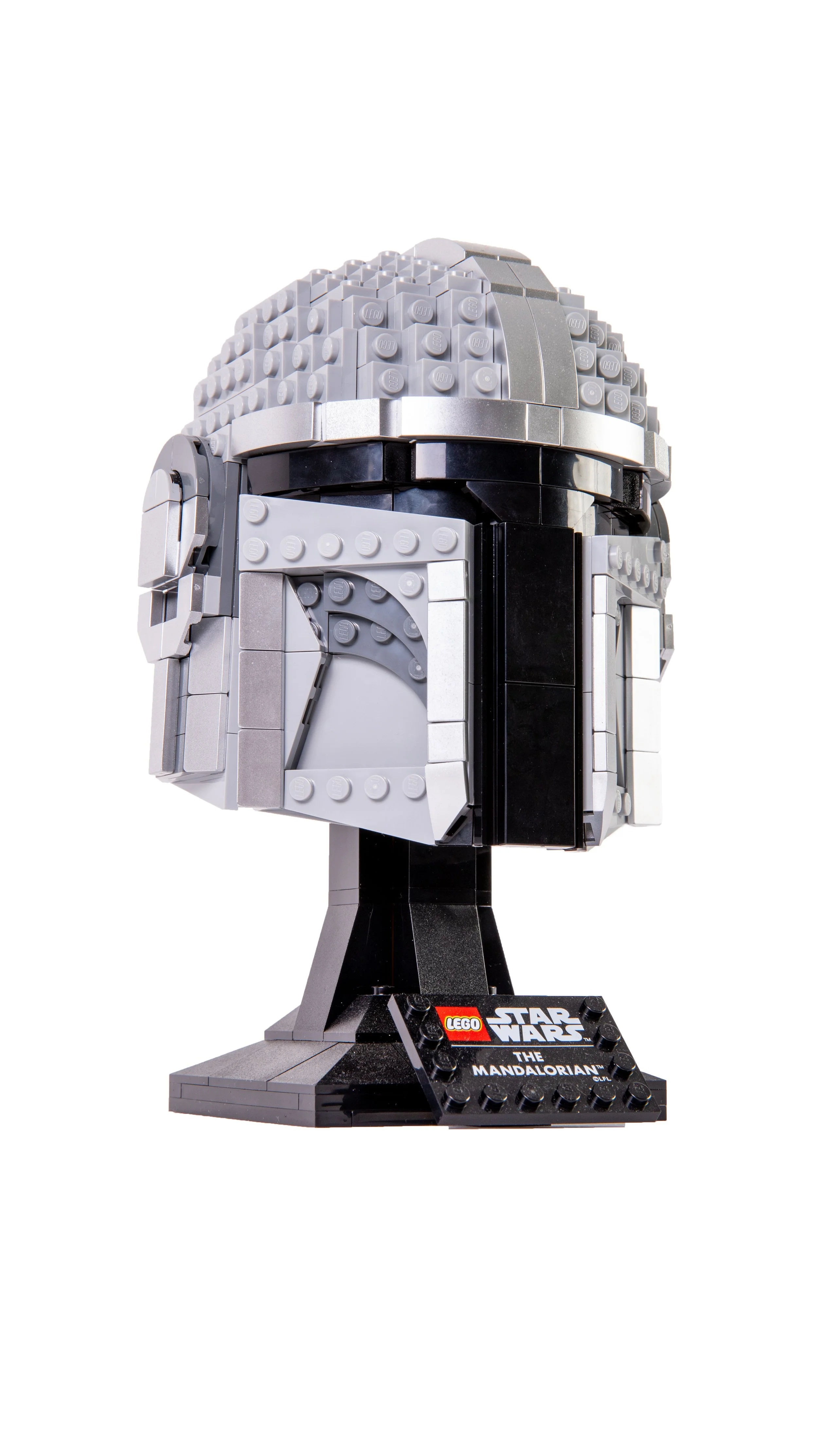 Lego Mandolorian.jpg