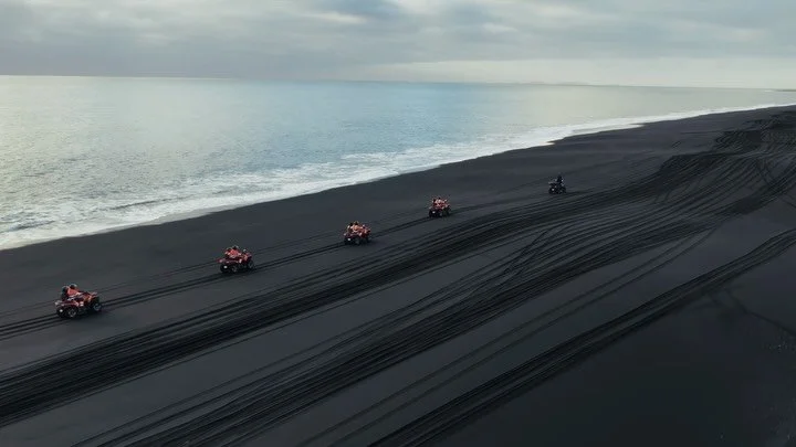 11 days. One island. Countless ways to experience it.

Iceland Expedition 
#DXTravels