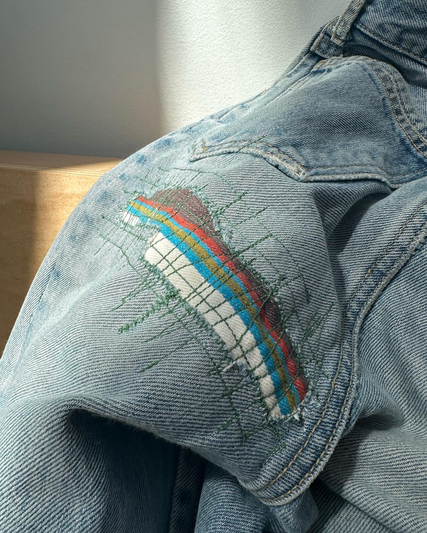 Did I mention I do repairs? 

Have you blasted out your favorite pants? Did you flex too hard and tear your favorite shirt? Let&rsquo;s talk about how I can fix your stuff. 

Here&rsquo;s an example of giving @miaisimaginary &lsquo;s favorite pair of