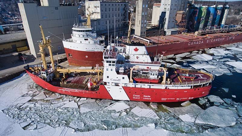 ccgs-griffon-carrying-out-icebreaking-129336.jpeg