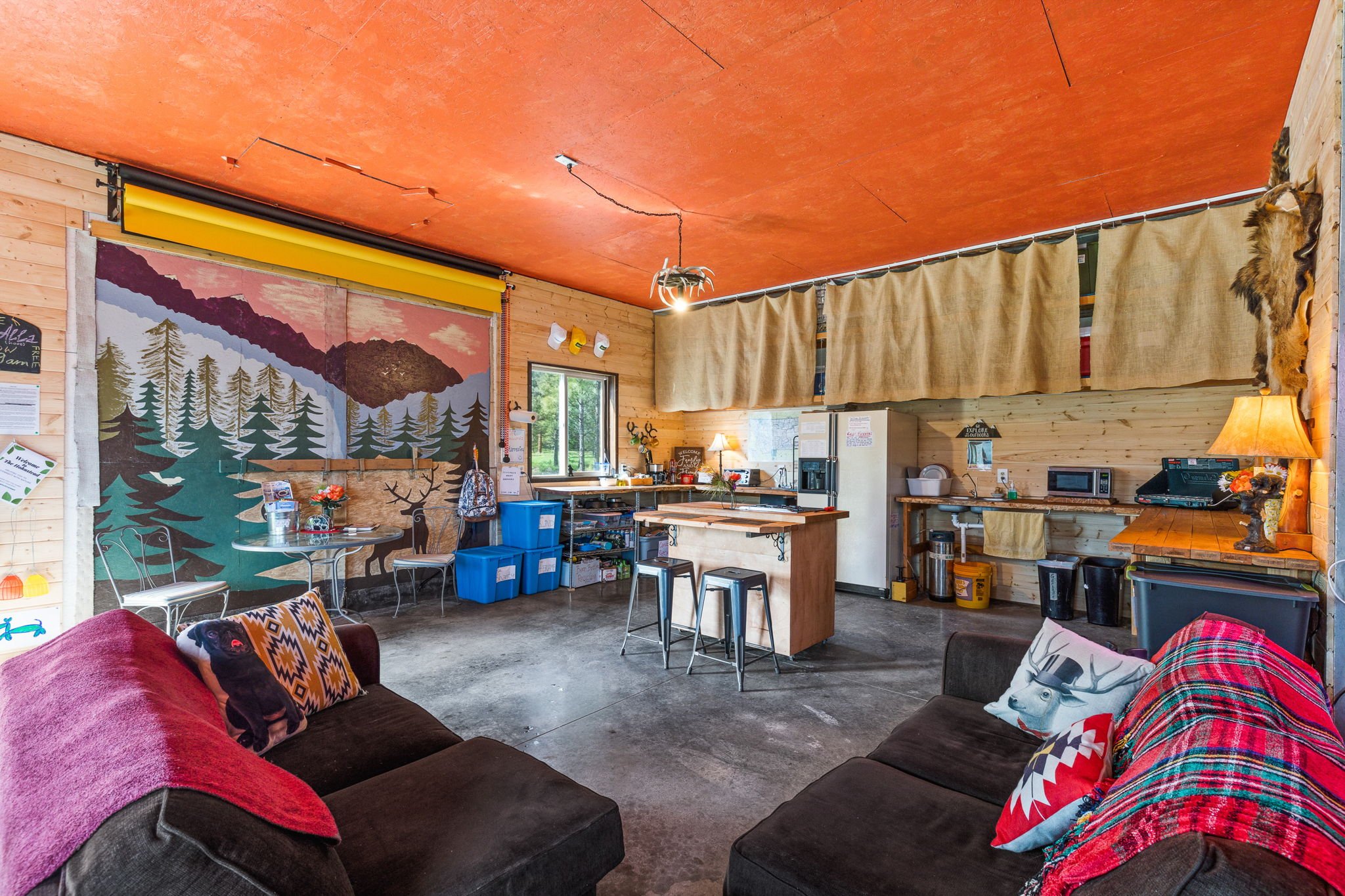 Commons Area Lounge at The Hohnstead Glamping Cabins
