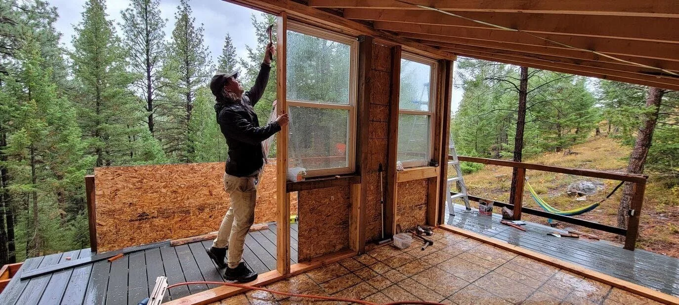 Building+The+Ranch+Hand+Cabin+at+The+Hohnstead+Glamping+near+Missoula%2C+Montana+2_compressed.jpg