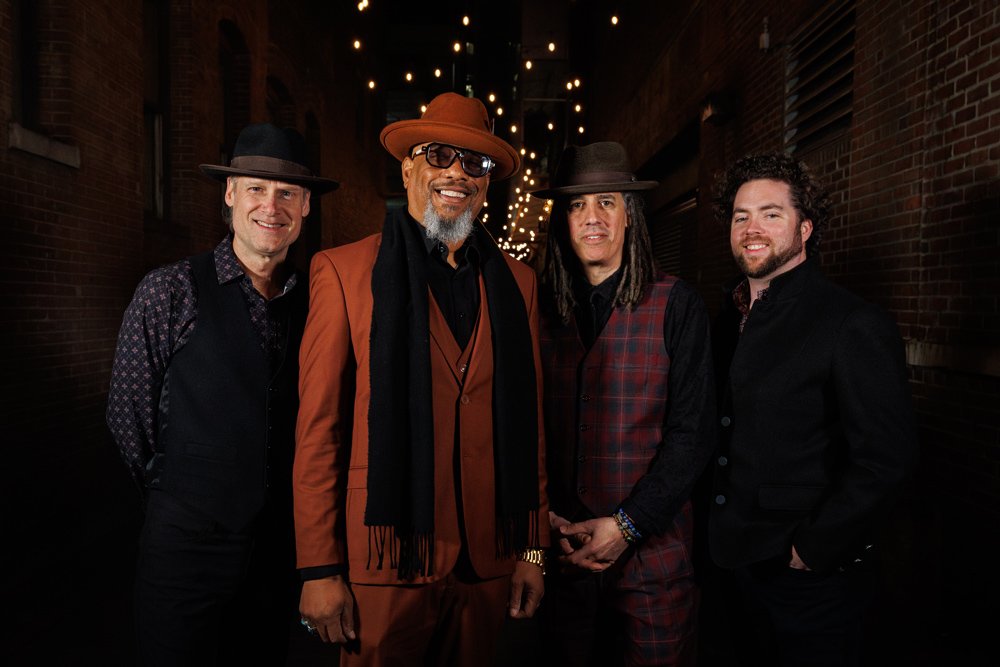 P&THT small band