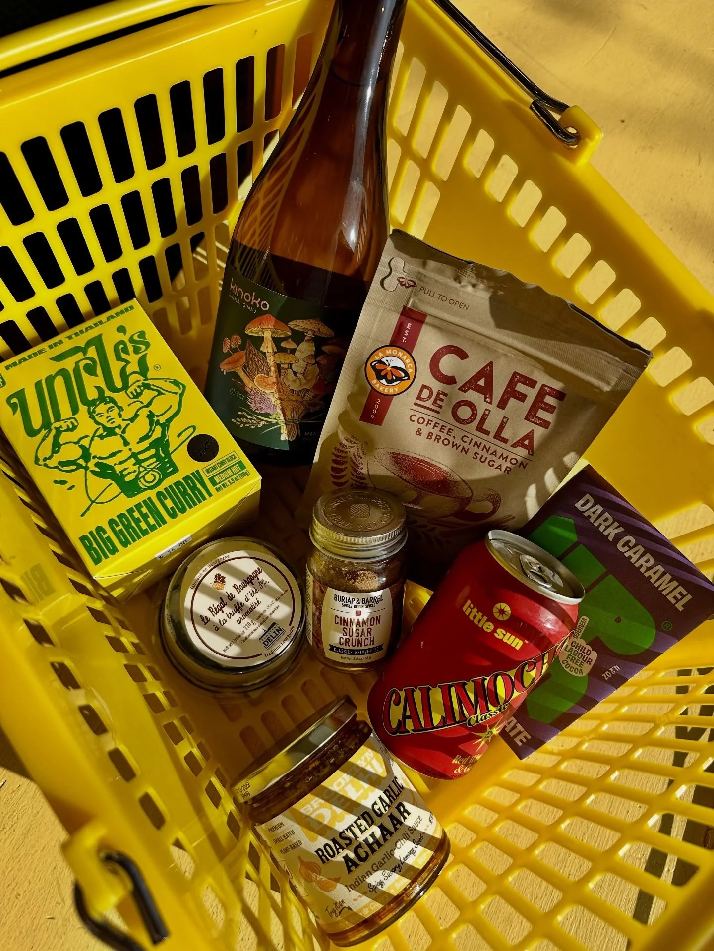 Happy Friday, everyone! Hope you all had a lovely day off, celebrating however you see fit. We&rsquo;ve got some new items to keep the party going. 🥳

@unclesthaifood Big Green Curry for those of you who are looking for a superb easy meal this weeke