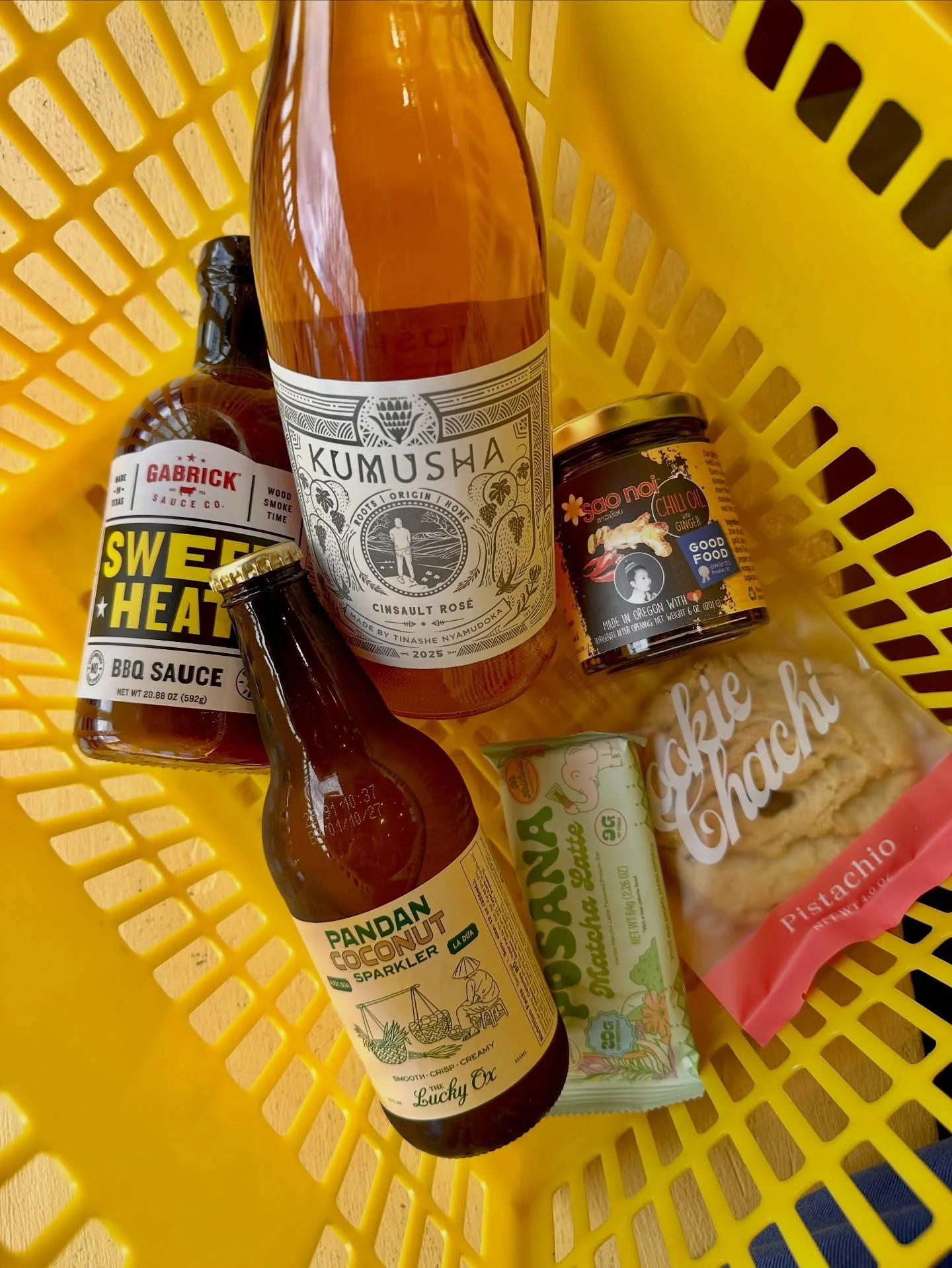 Some new products to keep you cozy at home during this rainy week ☺️

@gabricksbbq BBQ Sauces for smothering and dipping all your favorite foods 🍖

@kumushawines Cinsault Ros&eacute; for cranking the heat and pretending it&rsquo;s summer 😩

@saonoi