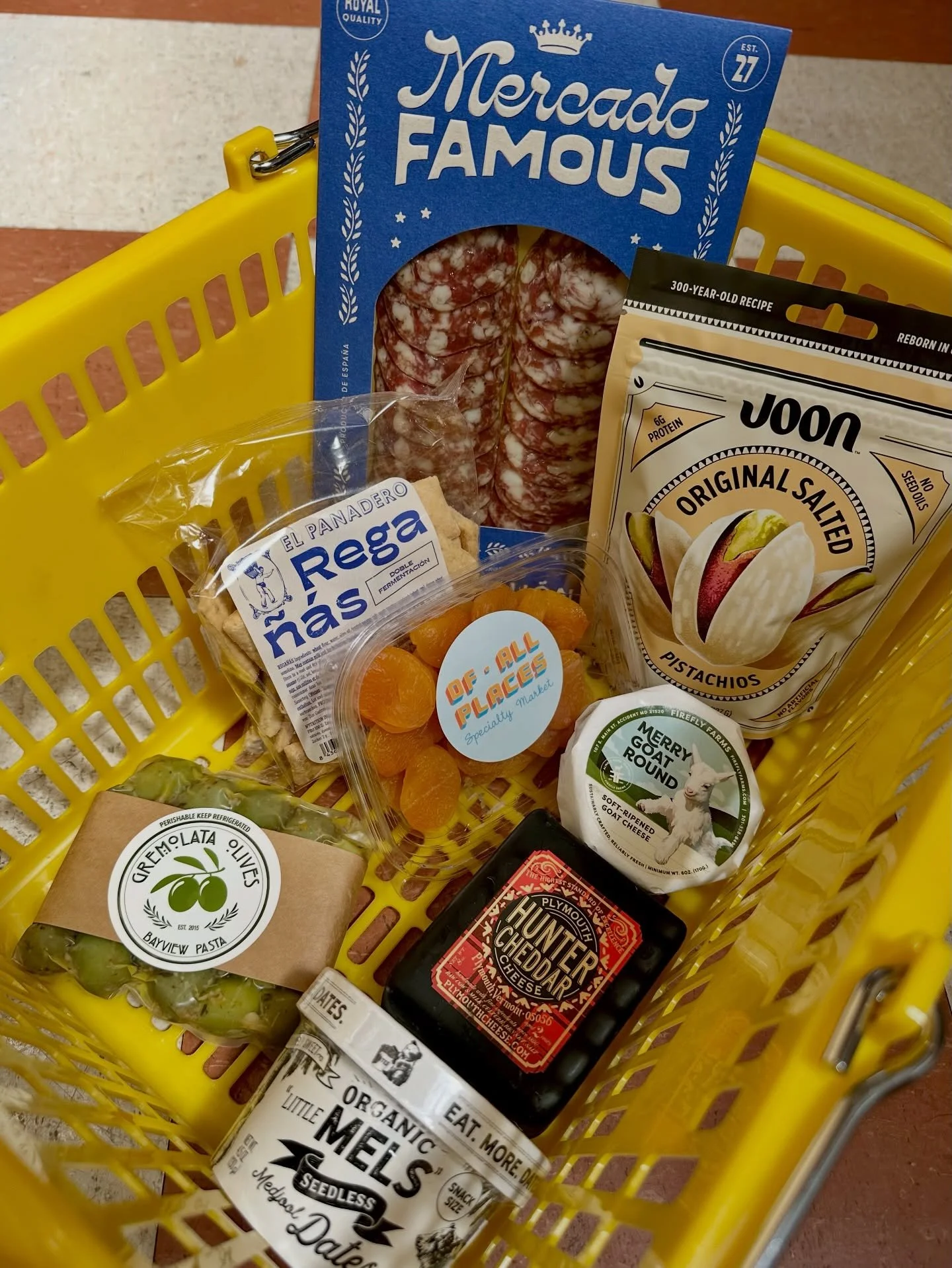 It&rsquo;s the perfect day for some outdoor cheese and meat snacking. Come get the goods 😎