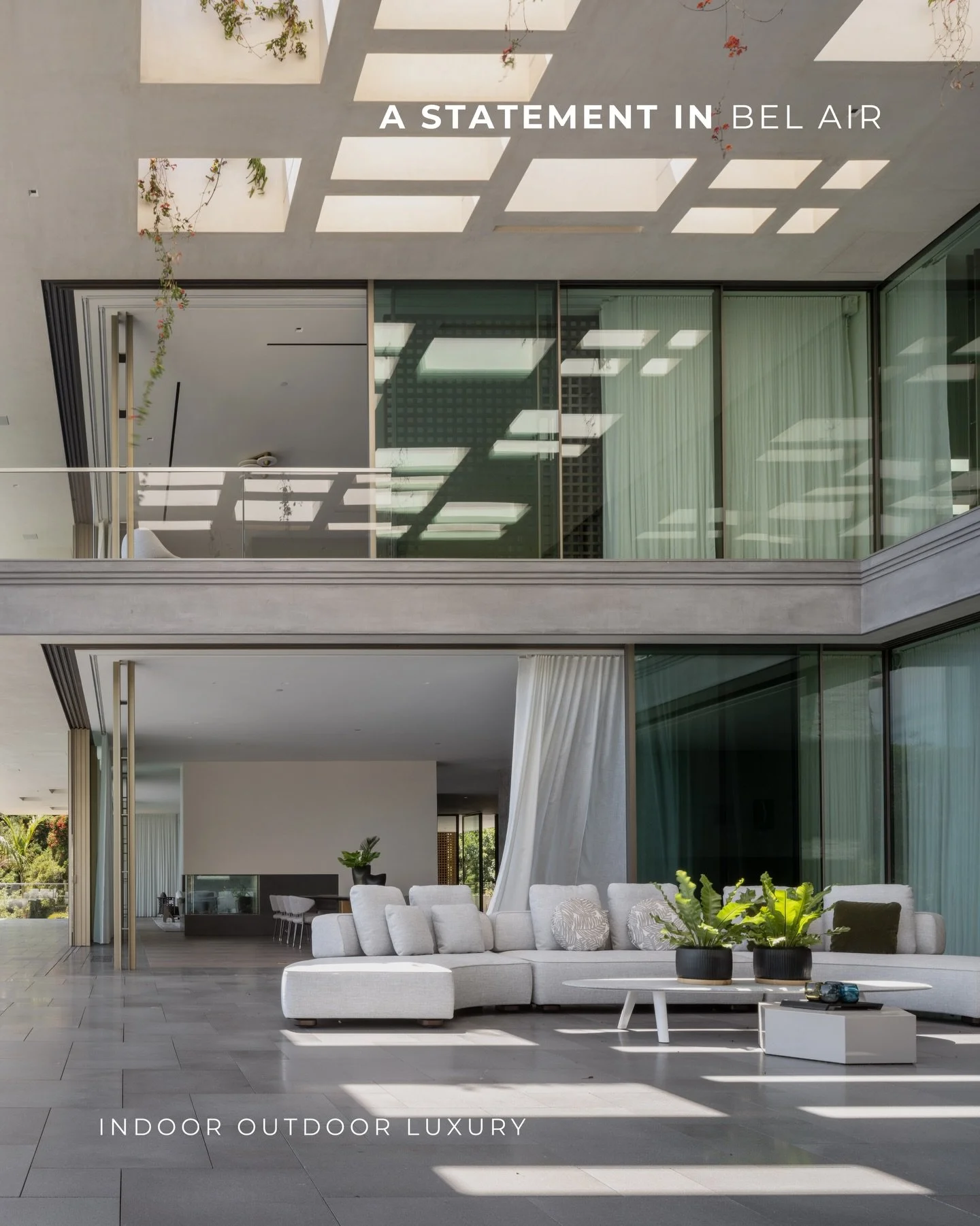 Bel Air living without boundaries, where interiors meet outdoor beauty effortlessly. You choose how to let the outdoors in.

Architect: @designbulli 

#titoni #luxurywindows #windowsanddoors #windows #slidingdoors