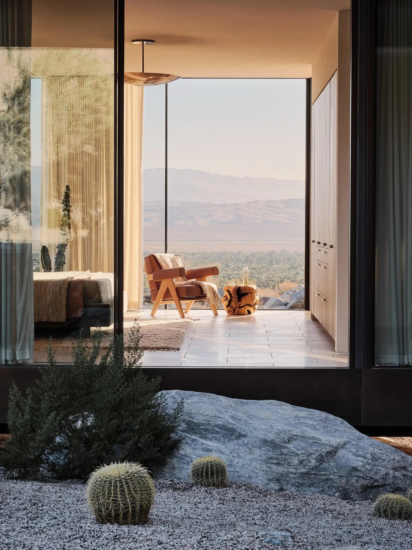 Experience the desert in high-definition at Desert Palisades, where the architecture is a tribute to its surroundings. Through crystal-clear, floor-to-ceiling glass, the rugged desert feels close enough to touch, even from inside.

Architect: @woods_