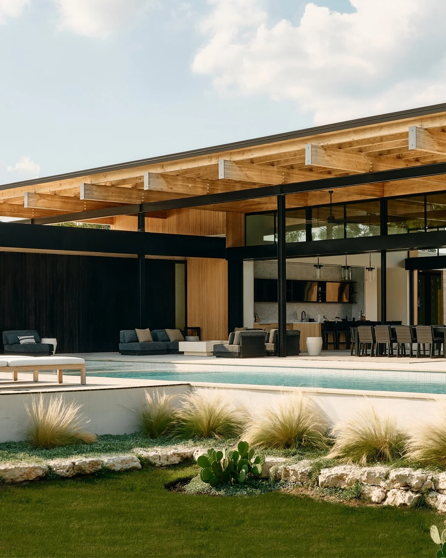 Defined by the landscape it frames, the Driftwood Residence by @hudginsdesign is a testament to sanctuary and scale within the exclusive Driftwood Golf &amp; Ranch Club.

Architect: @hudginsdesign
Builder: @builders___workshop 

#luxurywindows #windo