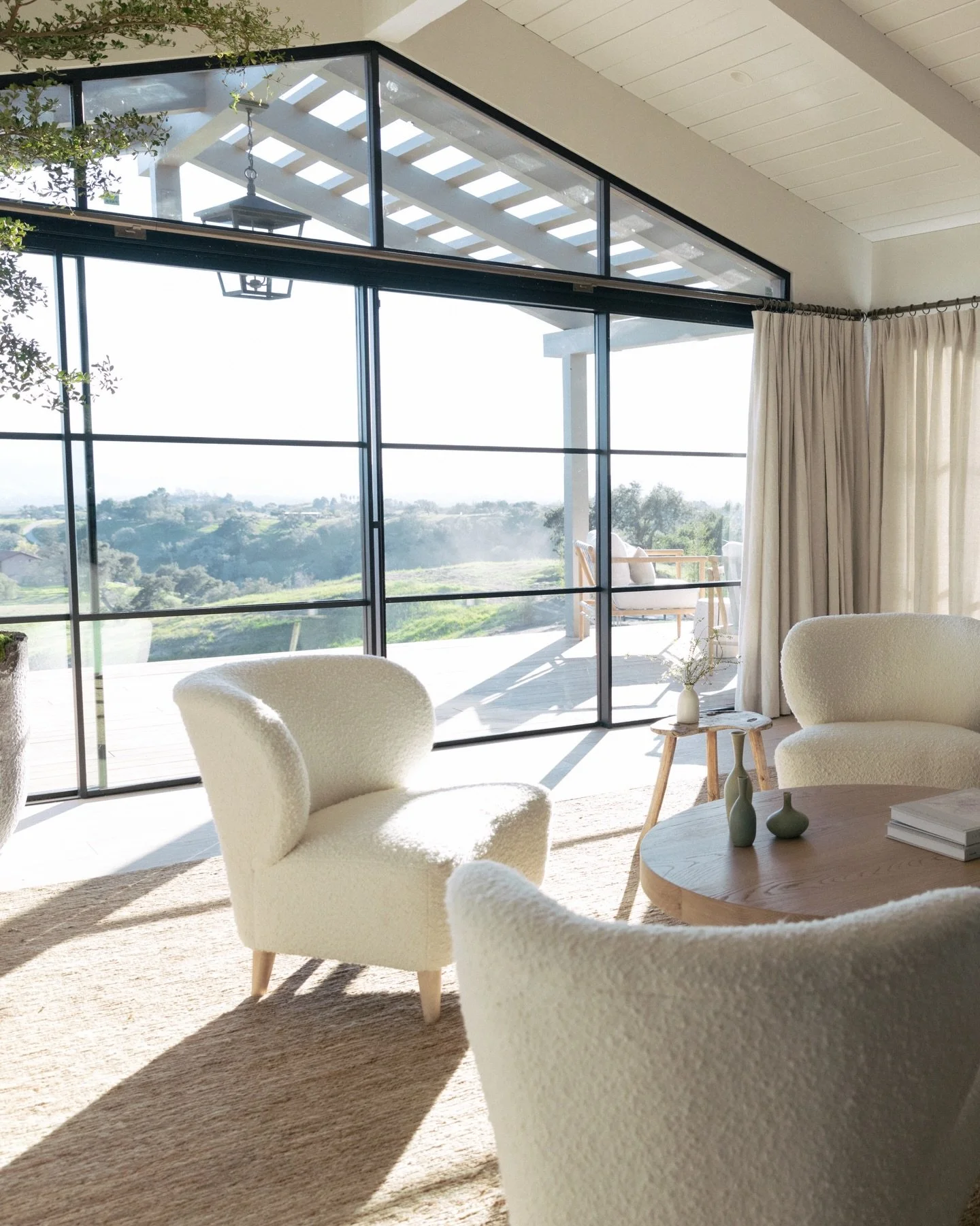 Morning light at the Jenni Kayne Ranch, perfectly captured. Beauty is never out of reach here, as each space opens effortlessly to the Santa Ynez Hills.

Design: @jennikayne

#luxurywindows #windowsanddoors #windows #slidingdoors