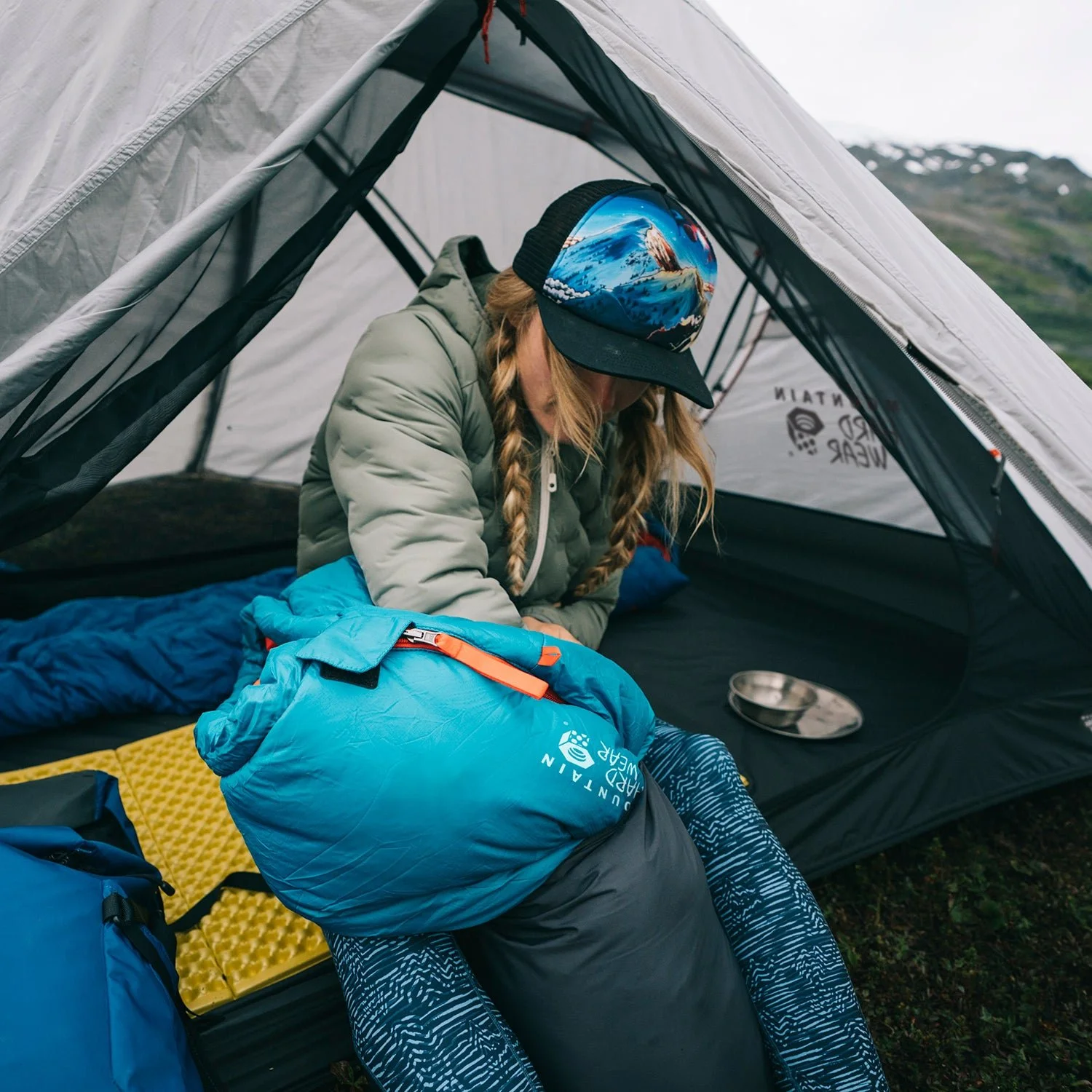 How to Stay Warm in a Tent: The Ultimate Cold-Weather Camping &amp; Trekking Guide for Women