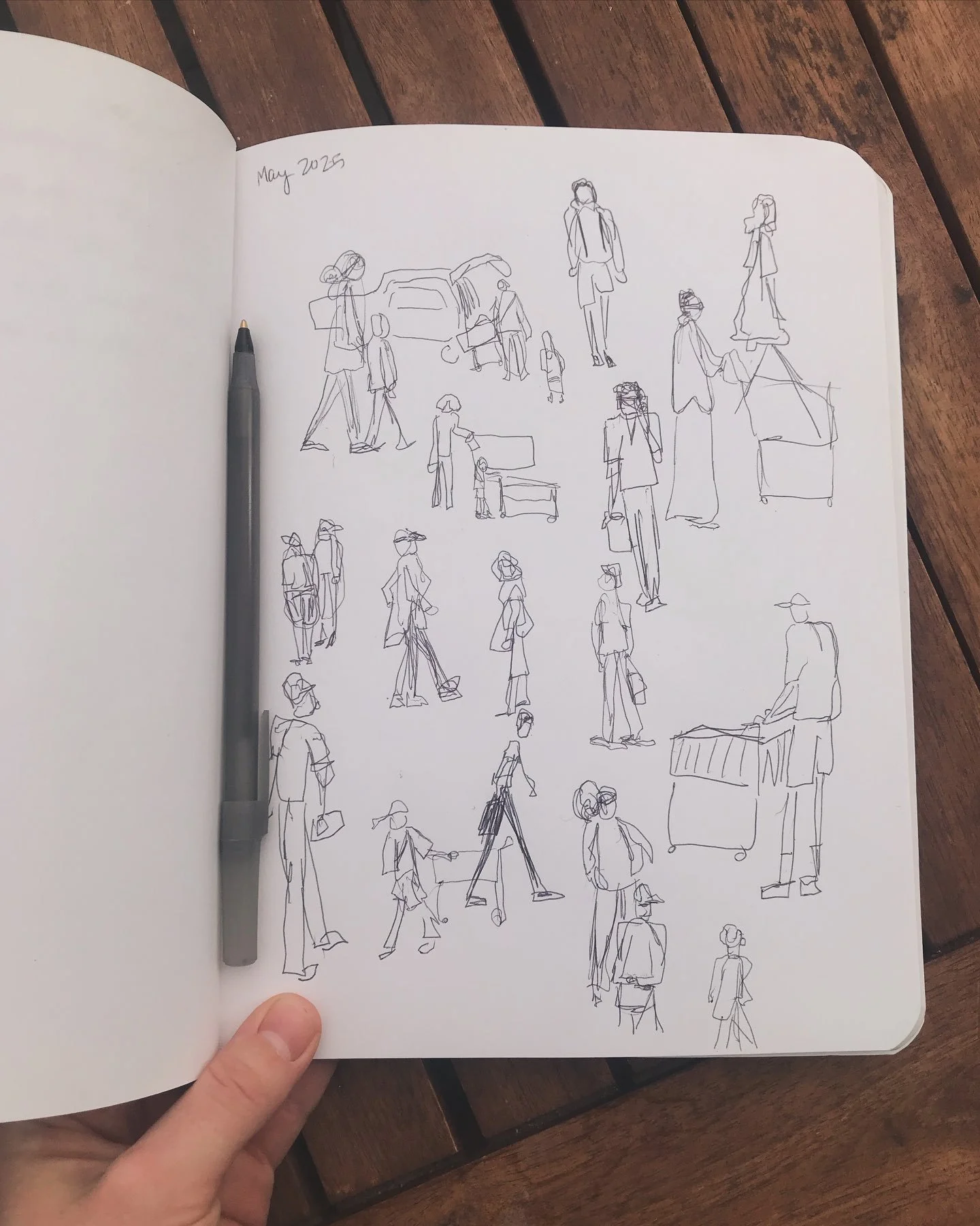 Quick pen sketches of people as they walk into the store 🚶🏼&zwj;♀️🧑🏾&zwj;🦼💃🏼🏃🏻&zwj;♂️👭🏾

 #sketchbooks #drawingpeople #walkingpeople #peoplewatching #seattleartist #seattleartists #quicksketching✏️ #speedsketch #artpractice #aubreydraws #a