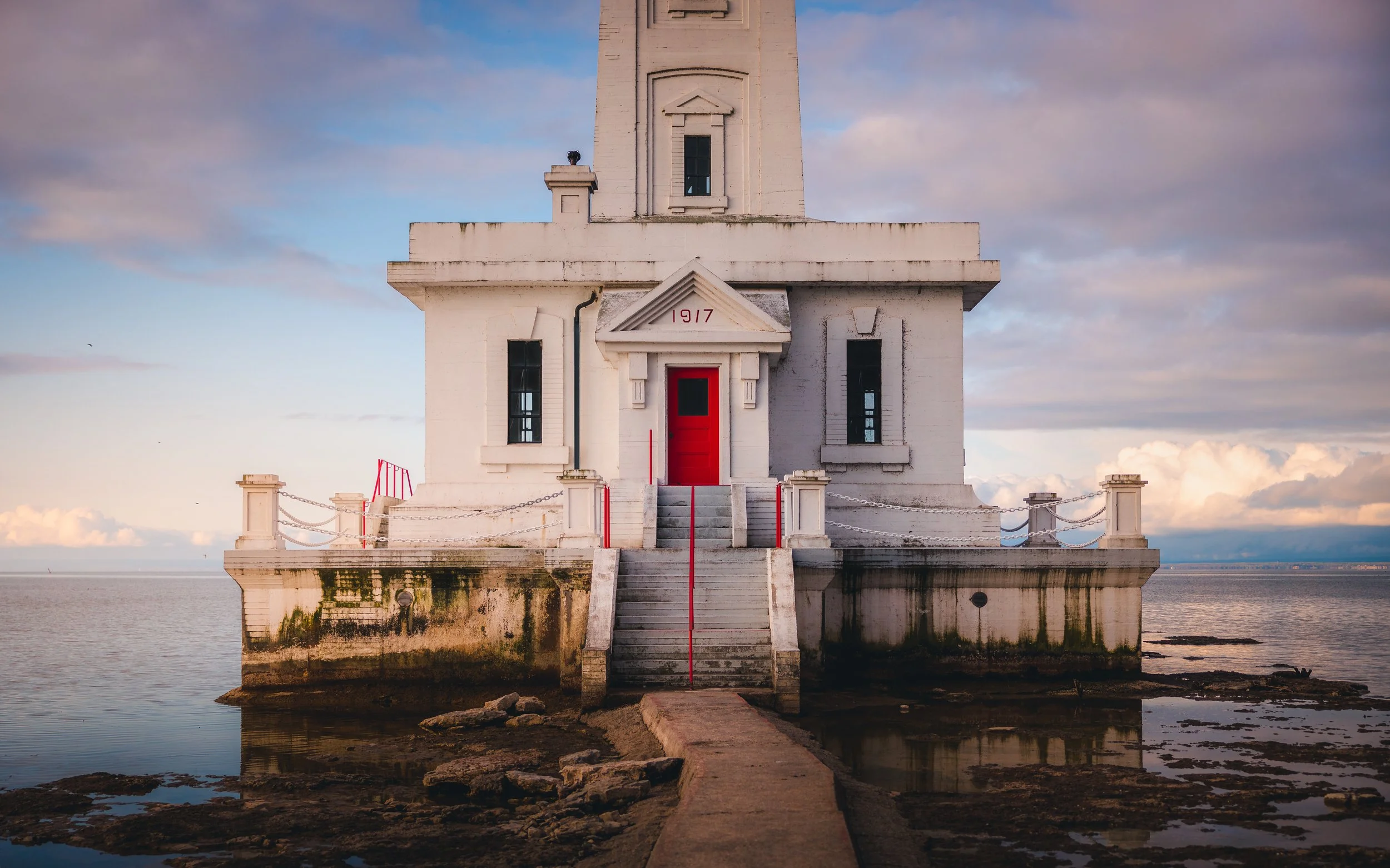 Point Abino Lighthouse Close Sunset Flip.jpg