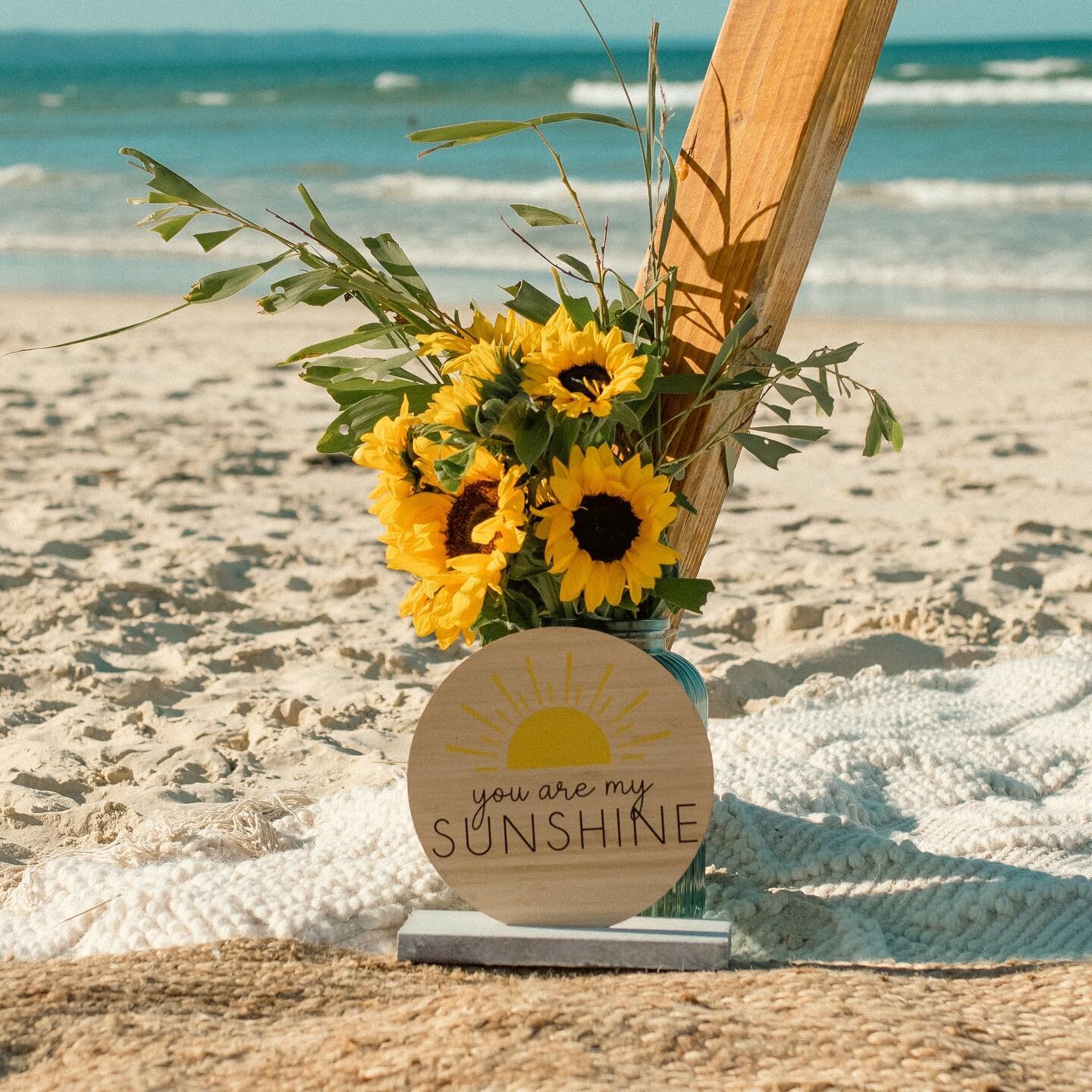 Hoping you&rsquo;re feeling tall, golden and shining brightly today 🌻💛

Captured at our co-founder, Kim&rsquo;s wedding earlier this year 🥰

#youaremysunshine #sunflower #oneandaum #beachwedding #shine