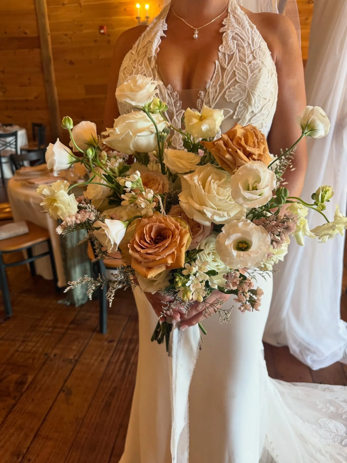 Andddd that&rsquo;s wrap on 2025 weddings! 💍

Congrats to newlyweds Amanda and Matt who celebrated their day at @stoneridgehollow with @inexpressible_moments 

So grateful for another year of celebrating with our beautiful couples 🤍

Which means we