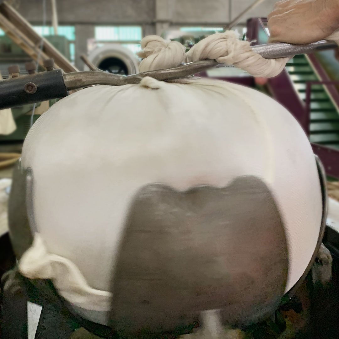 cloth-rollin-with-lotus-leaf-contracting-machine.jpg