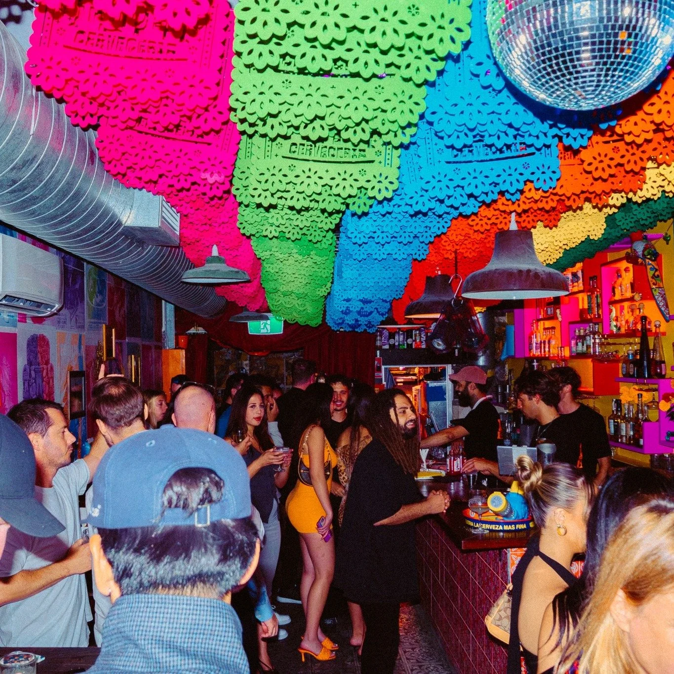 FULL HOUSE. LOUD CROWD. NO BORING PEOPLE ALLOWED. COME THRU TONIGHT.