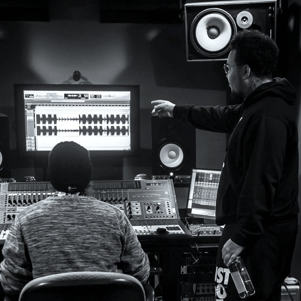 Smart+Boy+Studios+-+In+Studio+-+Dougie+-+Recording+Session.jpg