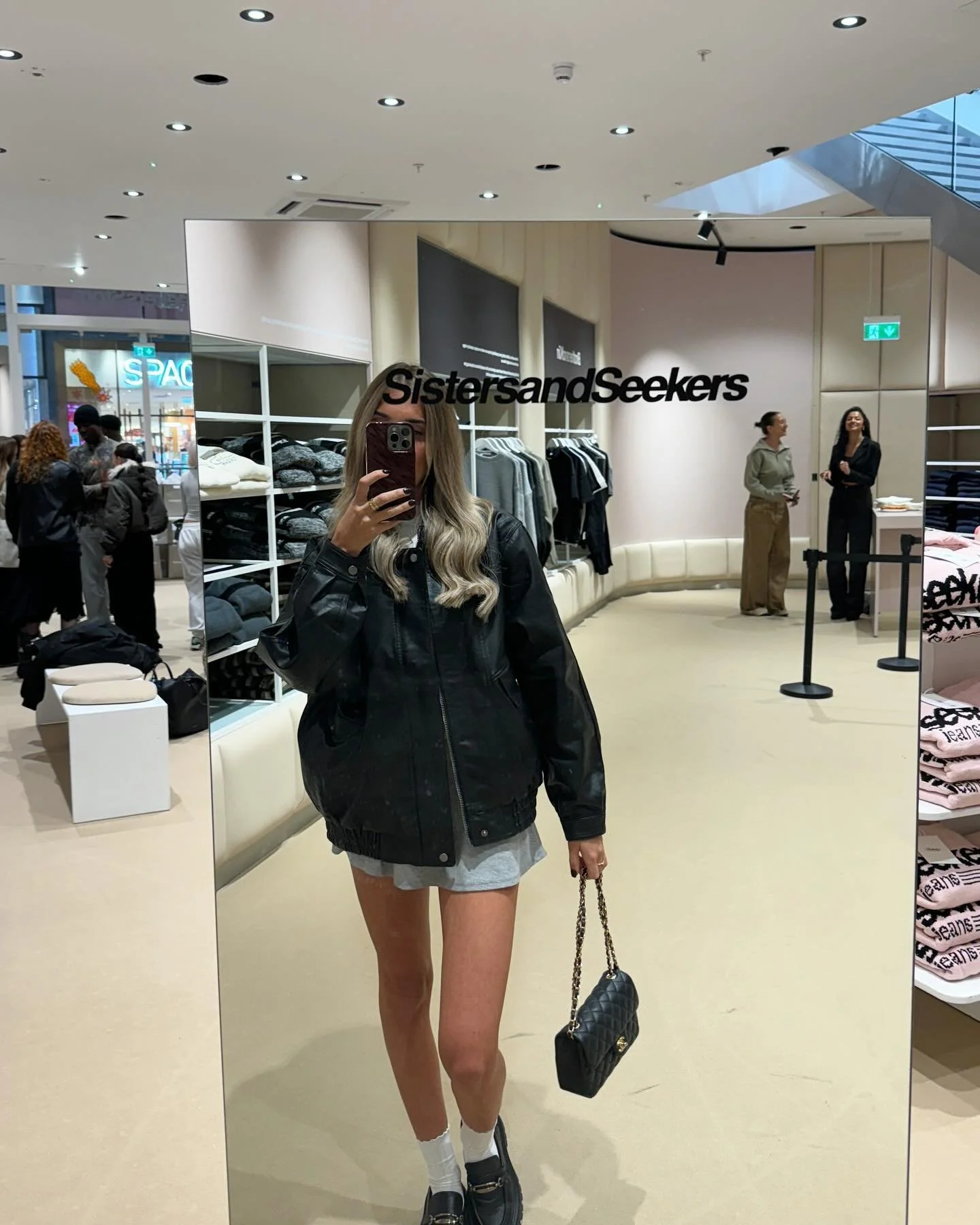 @sistersandseekers launch event for their pop up in Manchester 🪩🤍☁️