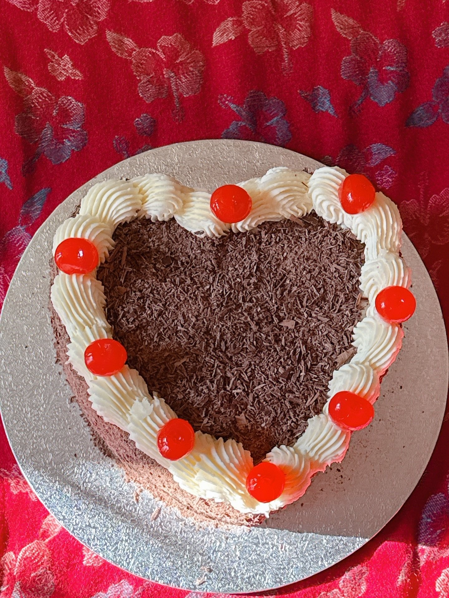 🍒Elegance in every bite &mdash; rich, bold, and unapologetically indulgent. A heart-shaped affair worth every cherry-soaked sin. 🍒
.
.
.
#CakeTopTuesday #blackforestcake #DecadenceDoneRight #homebaker #bakedwithlove #tlpttreats