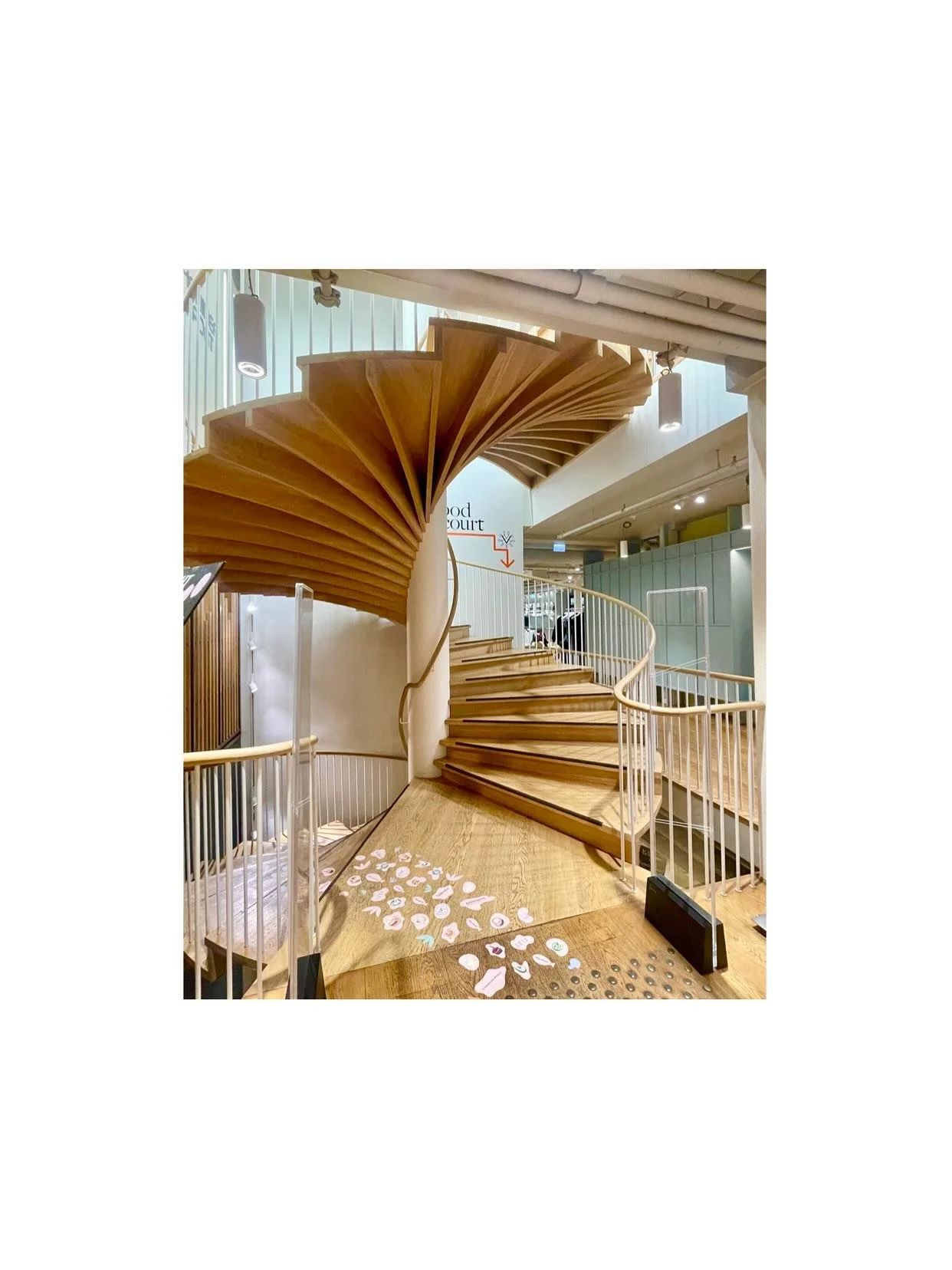 Moniker Oslo
 
Situated next to Valkyrien Square, this multi brand store is the brainchild of Anett Ringstad and Jorgen Jalland. It encompasses retail as well as a food court in the basement, and beauty with Olio, a local brand. This genuine lif