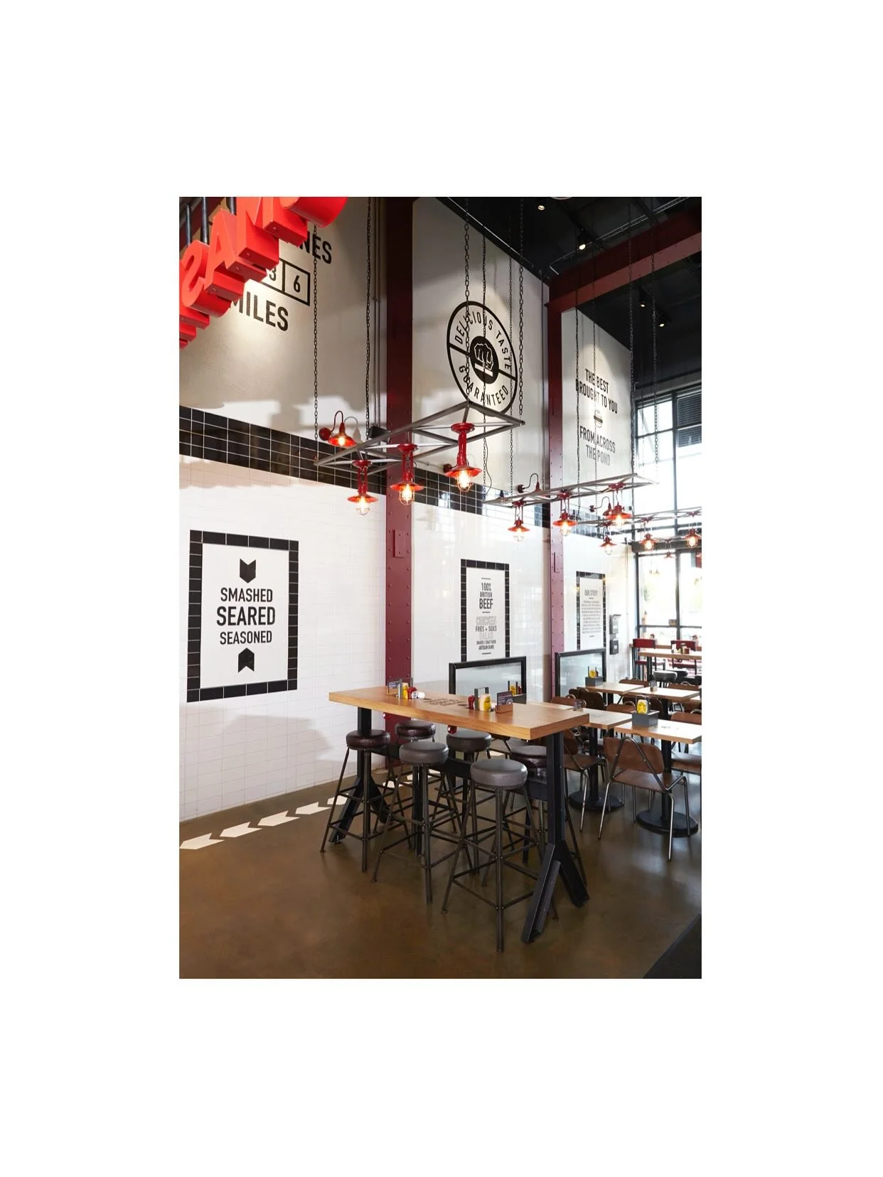 Caulder Moore Design Diaries - Stories of Transformation and Acceleration.

Smashburger
&nbsp;
Many USA based brands find it challenging to successfully translate their concepts to the UK, especially in the competitive burger space. Collaborating to 