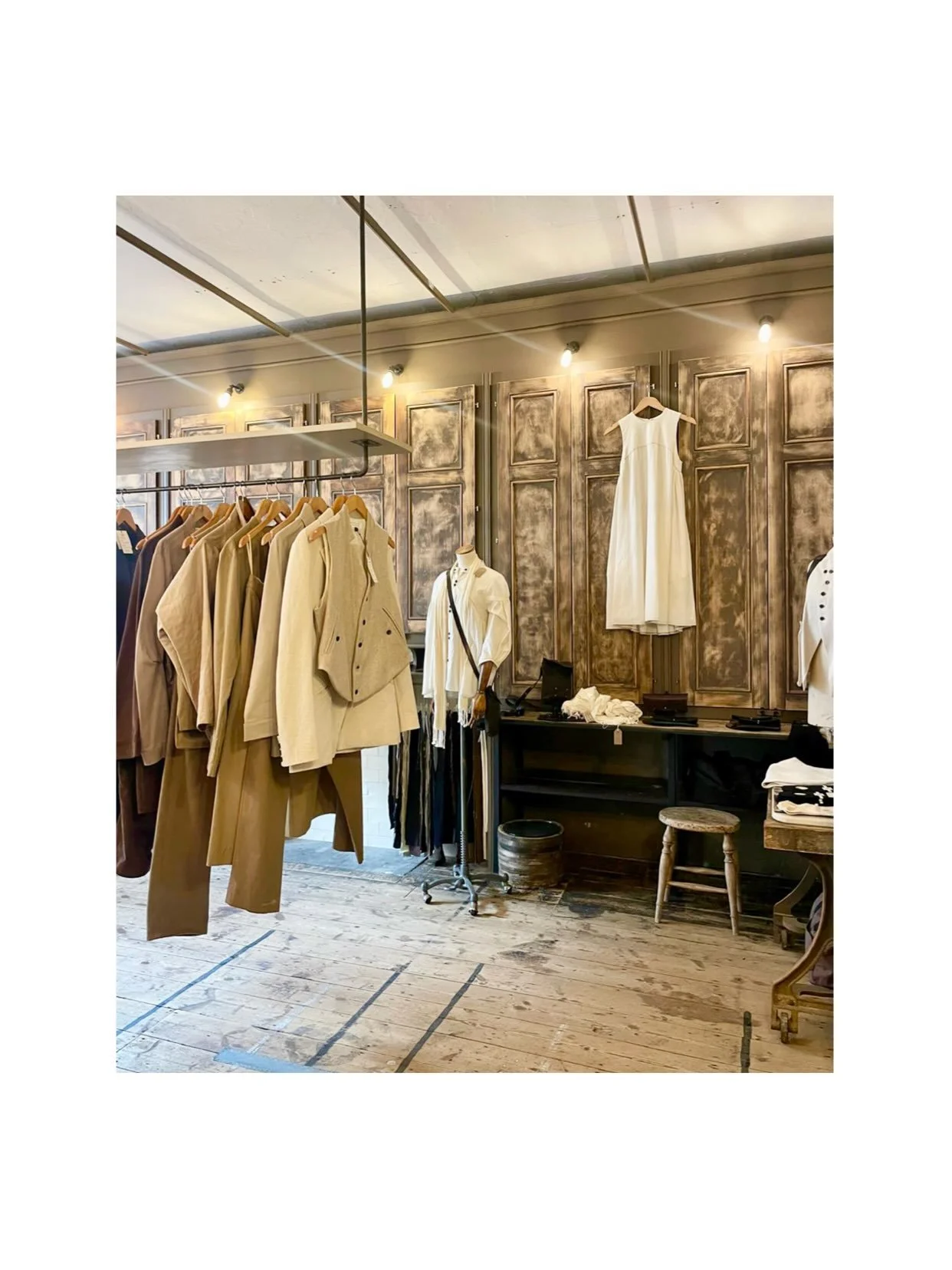 We recently visited Warp &amp; Weft in Hastings and absolutely loved it.

A store that could easily have been placed in the Marais in Paris. An atelier and boutique, founded in 2010, that is resolutely physical, with no online presence, in a restored