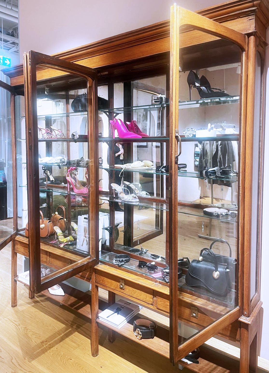 Stylish Eftir boutique in Oslo