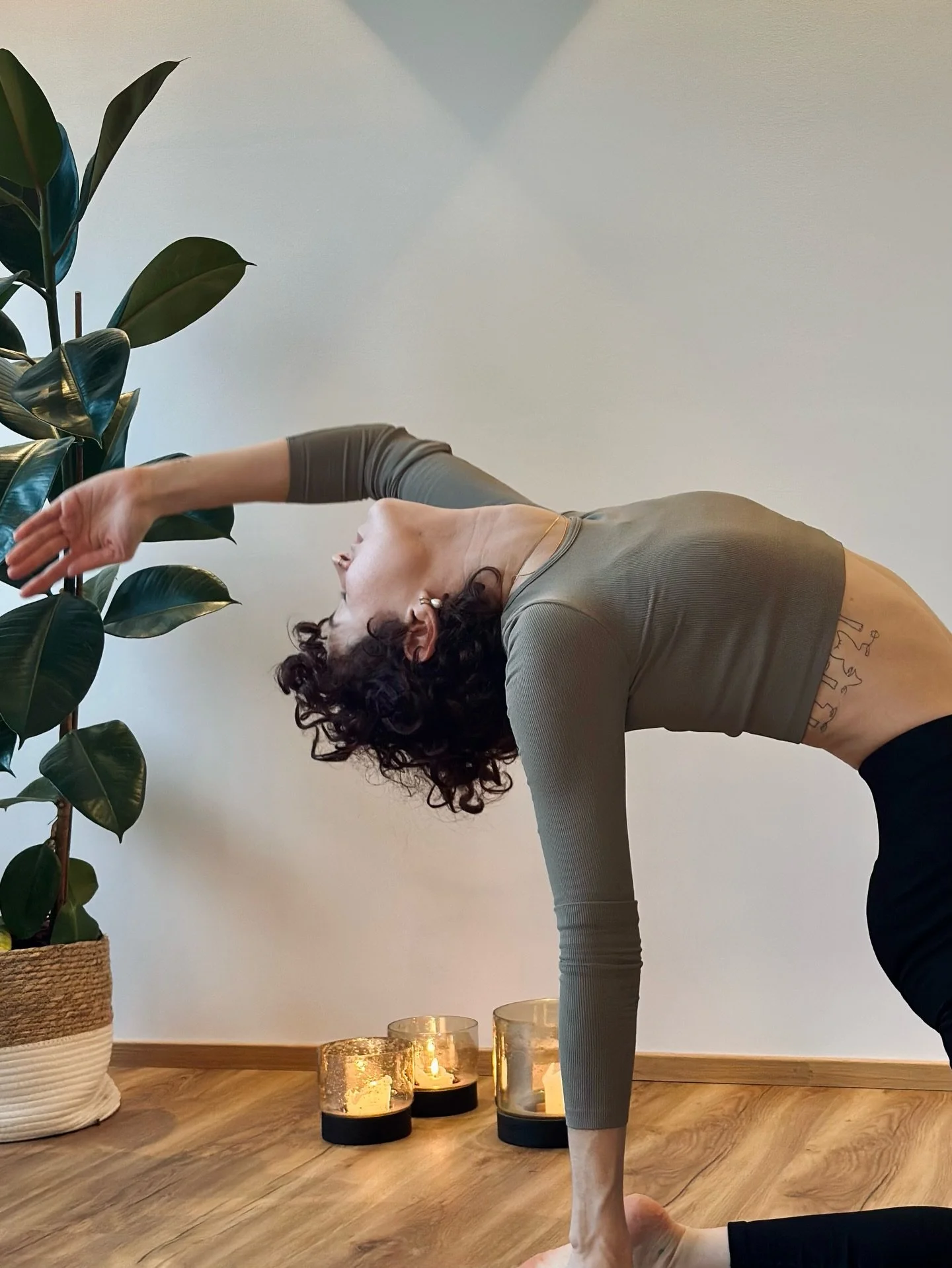 Lust auf Yoga im Studio Bloom in Biegen? 

Dienstag 18:00 - 19:30 Flow &amp; Restore mit Lucia @bi_yoga8 
Mittwoch 10:00 - 11:00 Morning Glow Yoga mit Lucia @bi_yoga8 
Donnerstag 19:15 - 20:45 Soft &amp; Slow Vinyasa Yoga mit Pascale @authentic.bloom