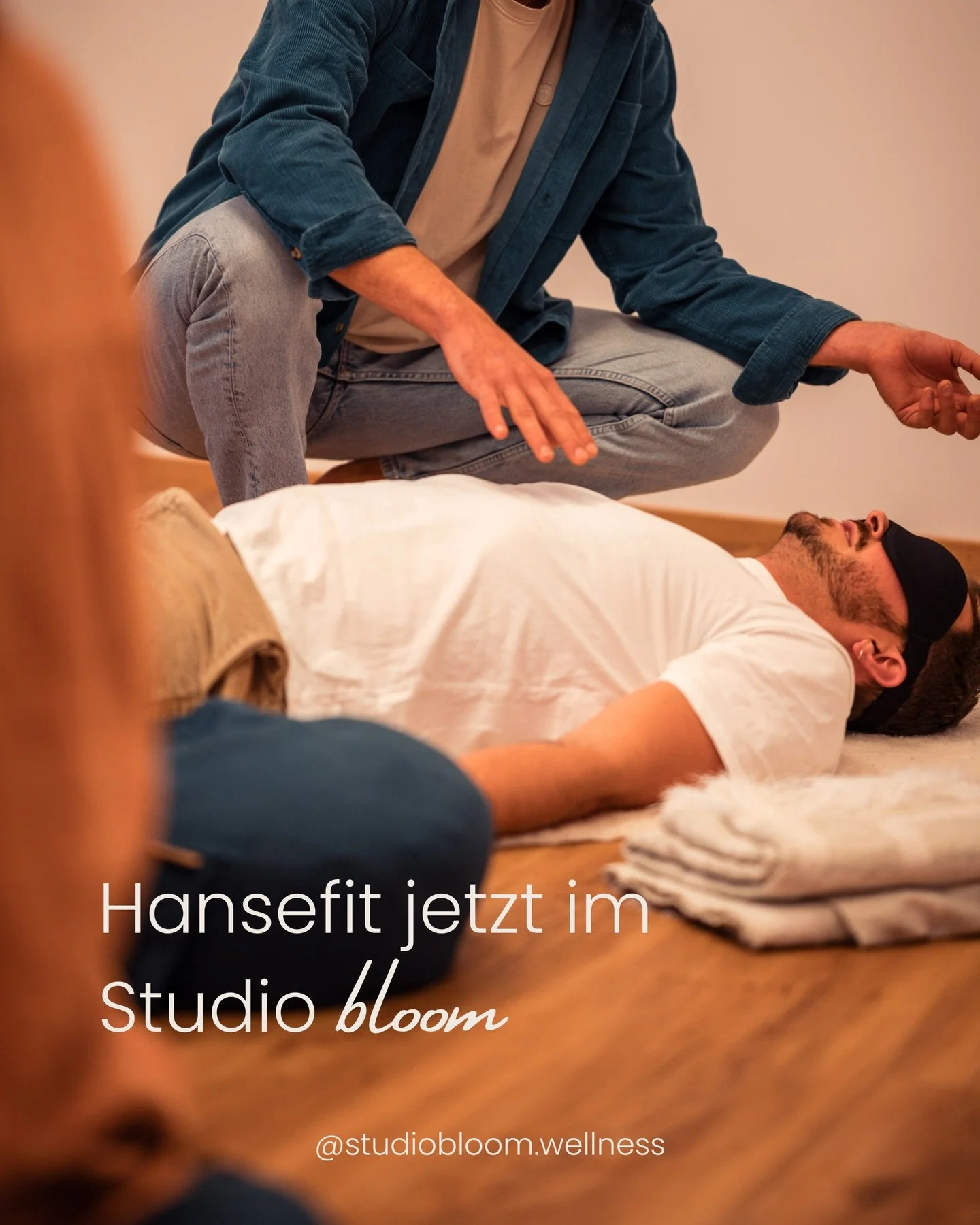 Du nutzt Hansefit und suchst einen Ort zum Runterkommen?

Dann bist du im Studio Bloom genau richtig.

Unsere Stunden verbinden: Achtsamkeit, Nervensystemregulation und sanfte Bewegung &ndash; perfekt, um nach einem vollen Arbeitstag wieder bei dir a
