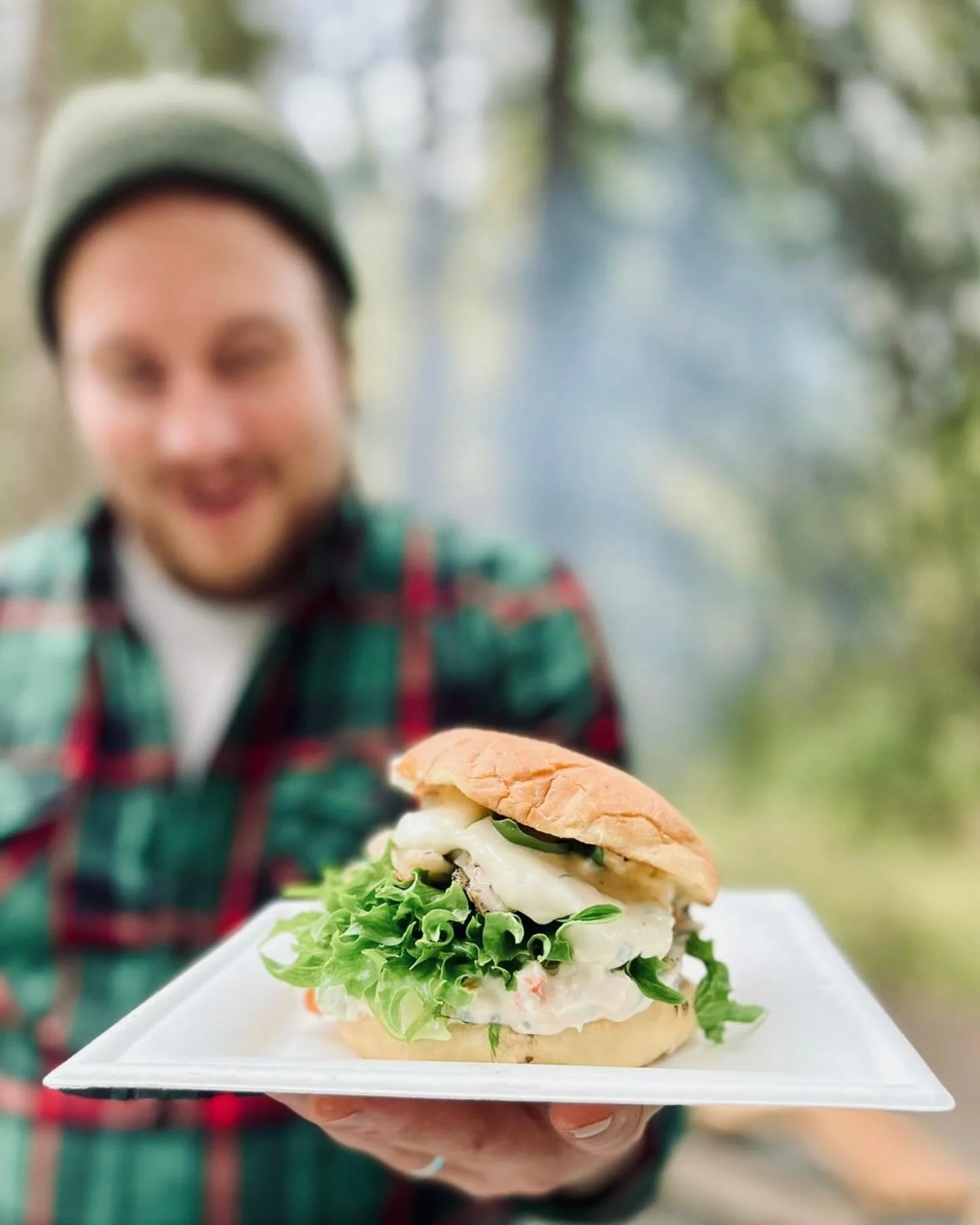 Nuotiokokkailua! Kuha-burgerit in the making 🎣🍔