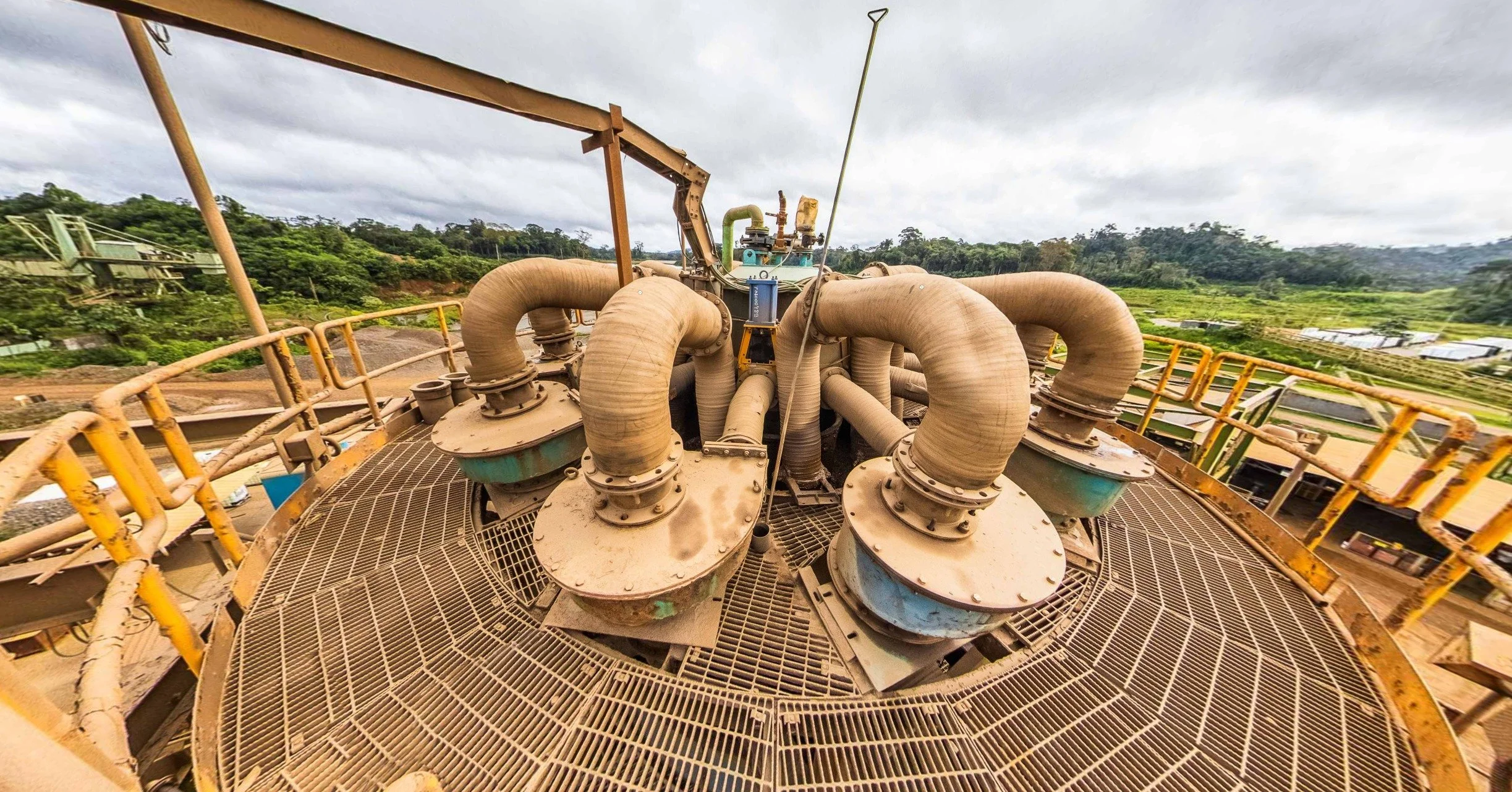 Cyclones, Mina Tucano