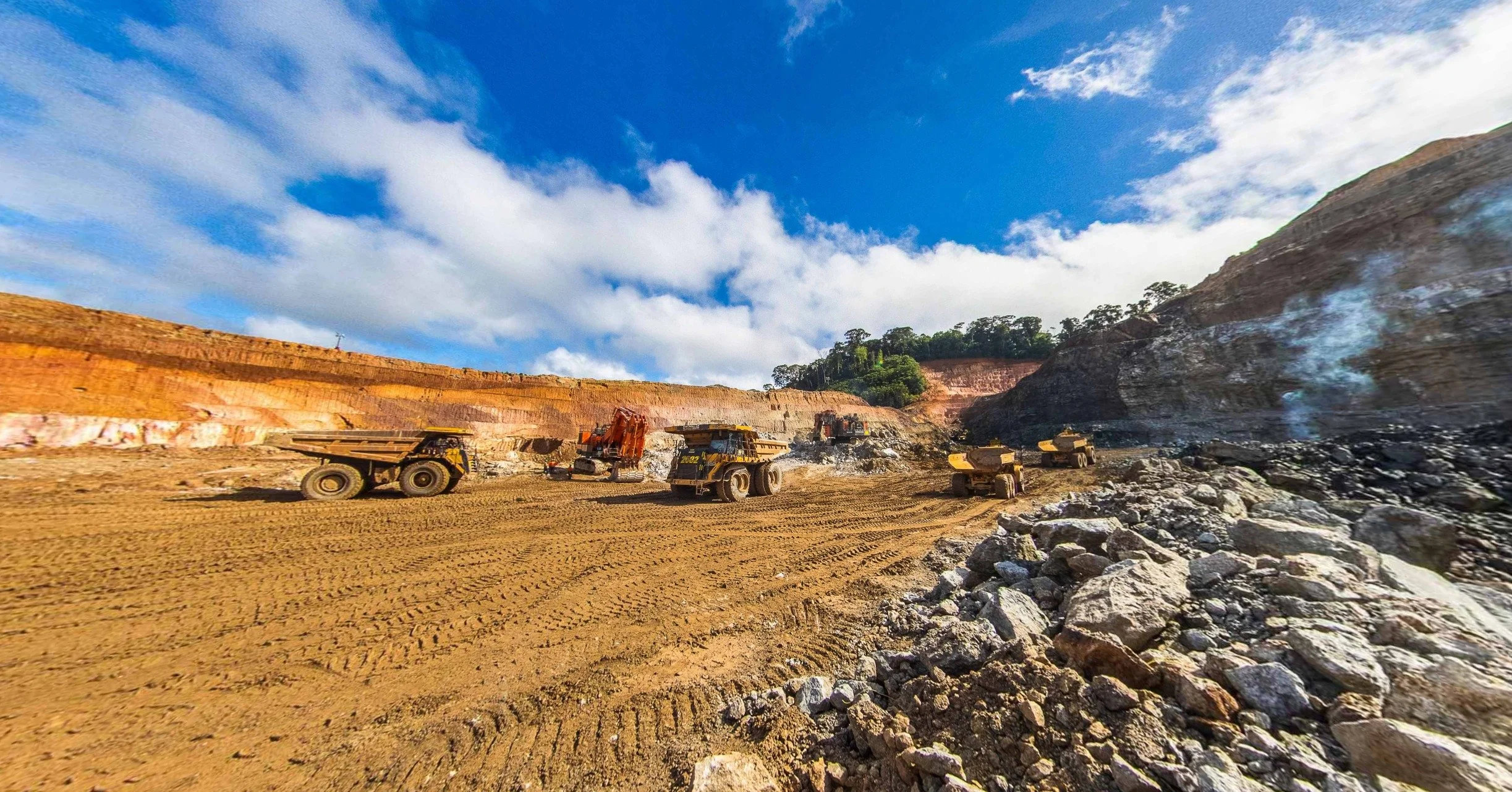Mina Tucano's ore piles