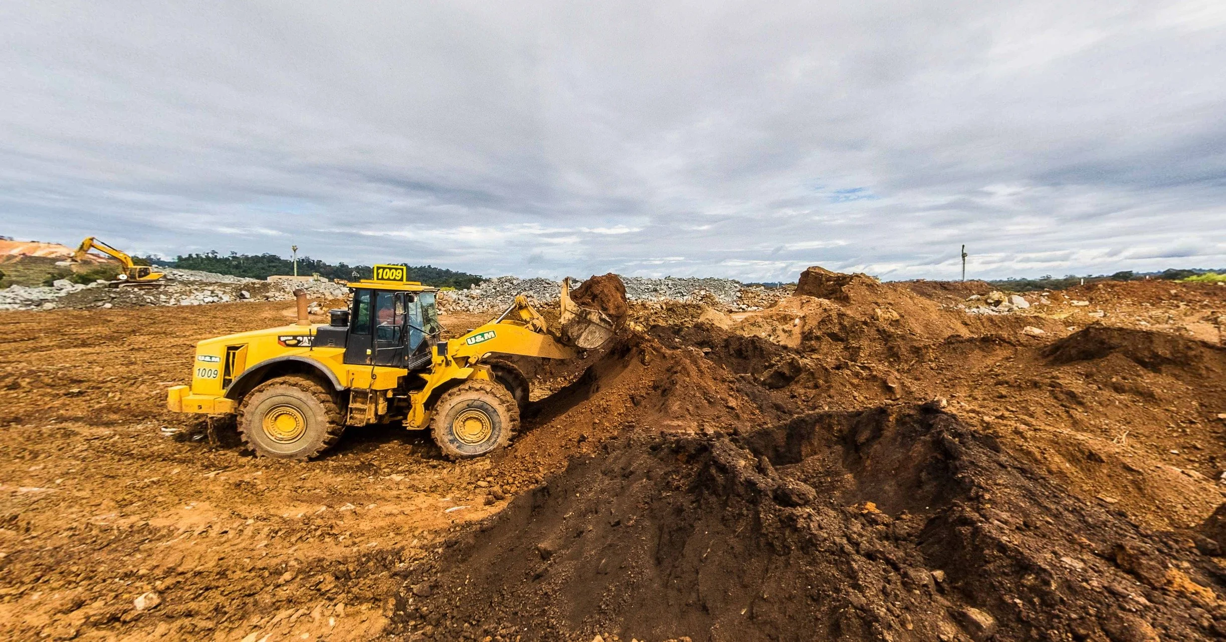 Tucano 360 -  truck and earth.jpeg