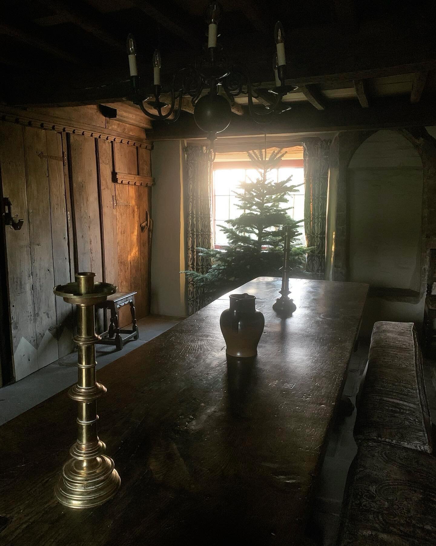 Almost a year since @llestbess and I indulged our historic house obsessions with a stay at the magical Llwyn Celyn. There&rsquo;s a house with spirit. #medievalhouse #historichomes #landmarktrust #historicarchitecture #houserestoration #historylover 