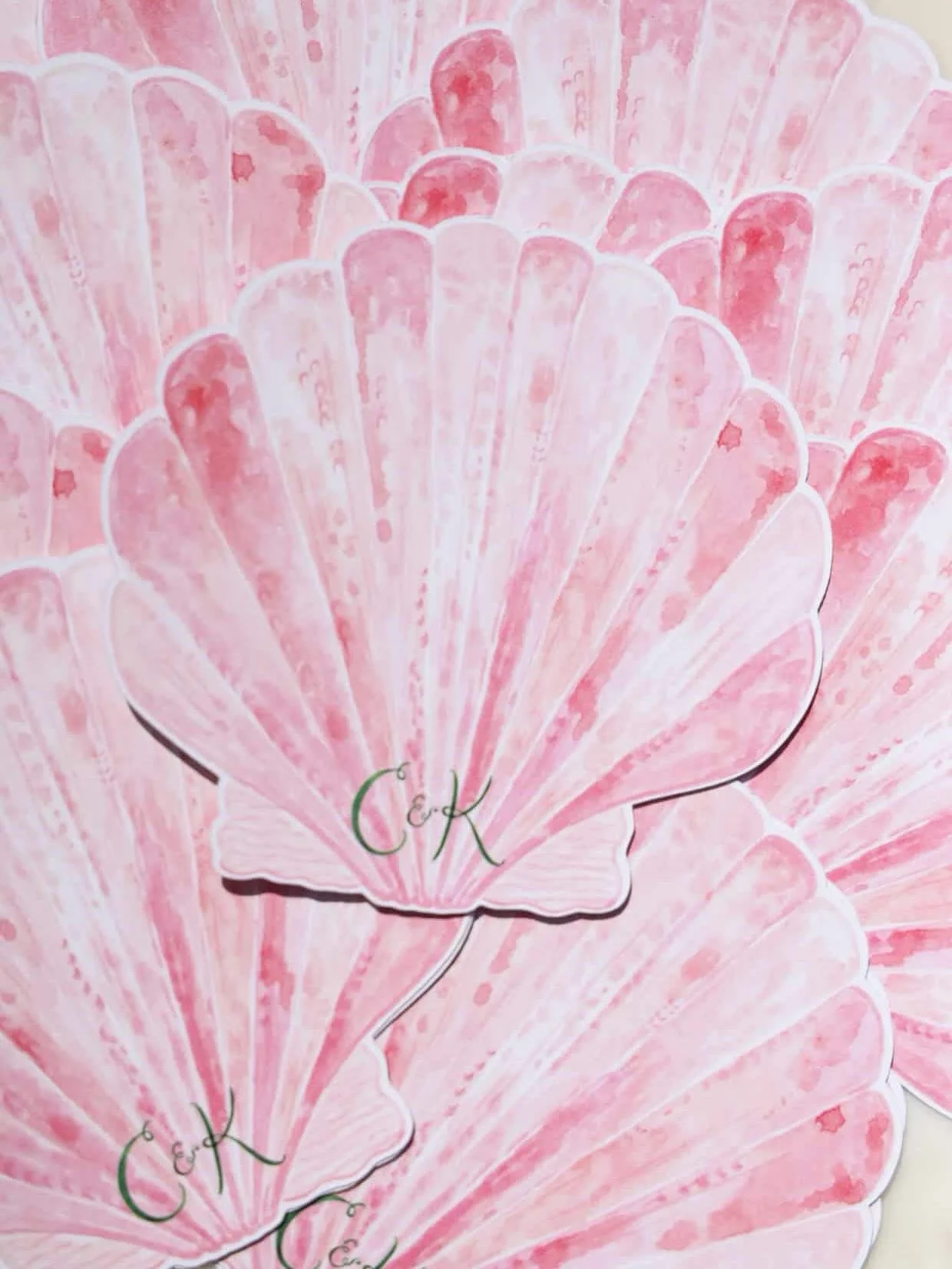 🐚 die cut scallop shell detail cards for Casey &amp; Kevin&rsquo;s upcoming wedding in Nantucket! 

.
.
.

#weddingstationery #weddingstationer #weddinginvitations #onthedaystationery #luxurystationery #weddingtok #weddingideas #weddingweekend #invi