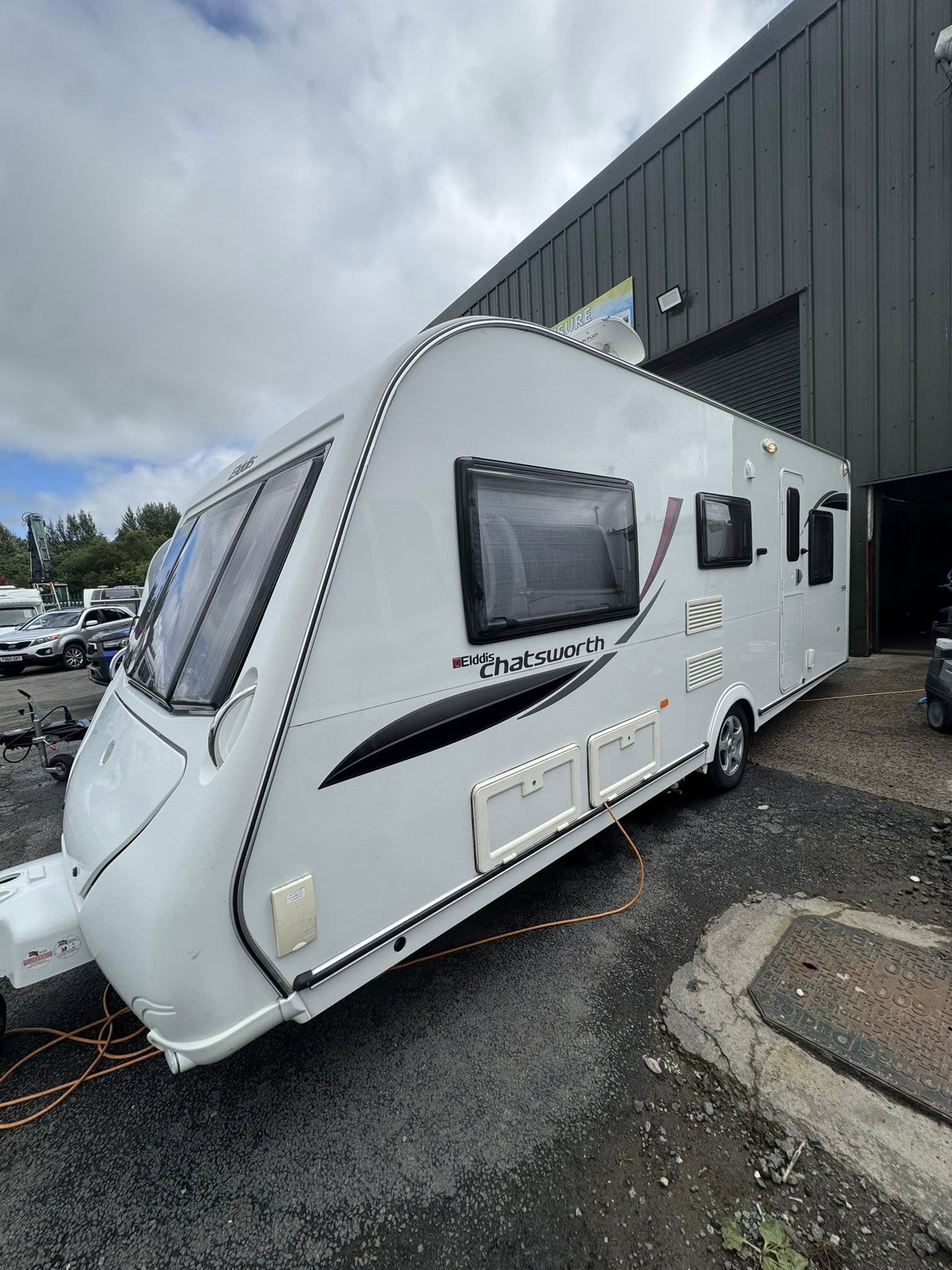 ELDDIS CHATSWORTH 515
5 BERTH
YEAR - 2012
💰6,750💰
*** PERFECT CARAVAN FOR A BIG FAMILY ***
*** FITTED MOTOR MOVER INCLUDING ✅***
*** INCREDIBLY POPULAR LAYOUT + SPEC ***
*** DOUBLE DINETTE 5 BERH CARAVAN***
*** MIDDLE SPACIOUS BATHROOM ***
***F