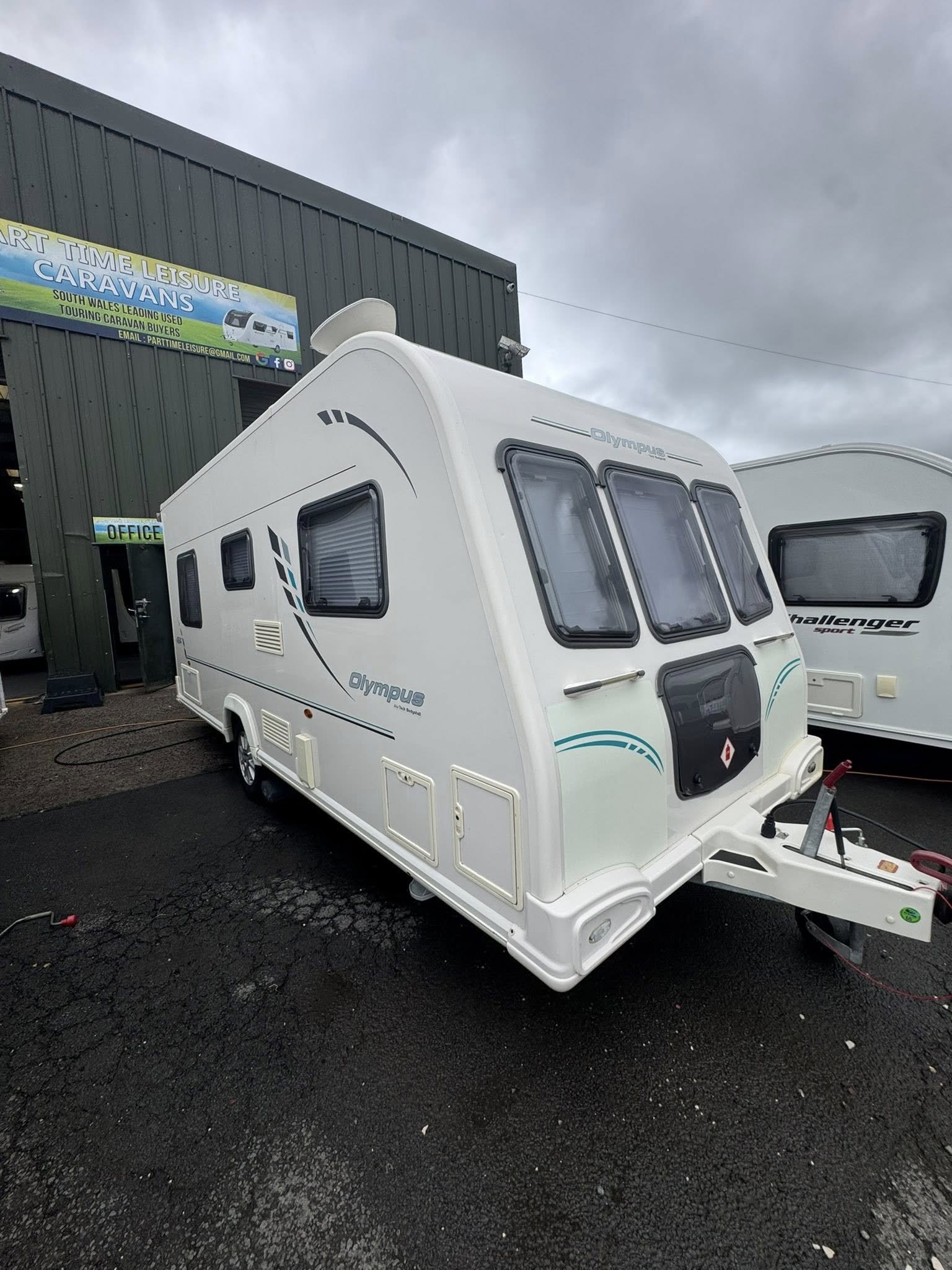 BAILEY OLYMPUS 464
4 BERTH
YEAR - 2010
💰5,950💰
*** GREAT CONDITION THROUGHOUT ***
*** INCREDIBLY POPULAR LAYOUT + SPEC ***
*** FIXED FRENCH SIDE BED ***
*** LARGE END SPACIOUS BATHROOM ***
***FITTED MOTOR MOVER INCLUDED ✅***
FULLY 'CRIS' CHECKED ag