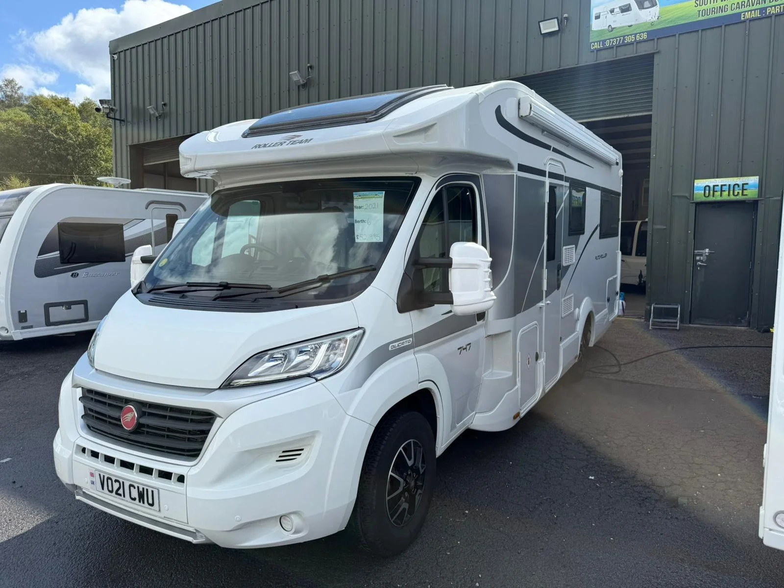 FAIT DUCATO ROLLER TEAM AUTO ROLLER 747
💰£52,995💰
2021/21 Registration
Front lounge bench seat
Rear U Shaped Lounge
Overhead drop down double bed
6 Berth
X6 travel belts ✅
10,342 miles
Automatic gearbox
Cassette toilet and shower
Upholstery great