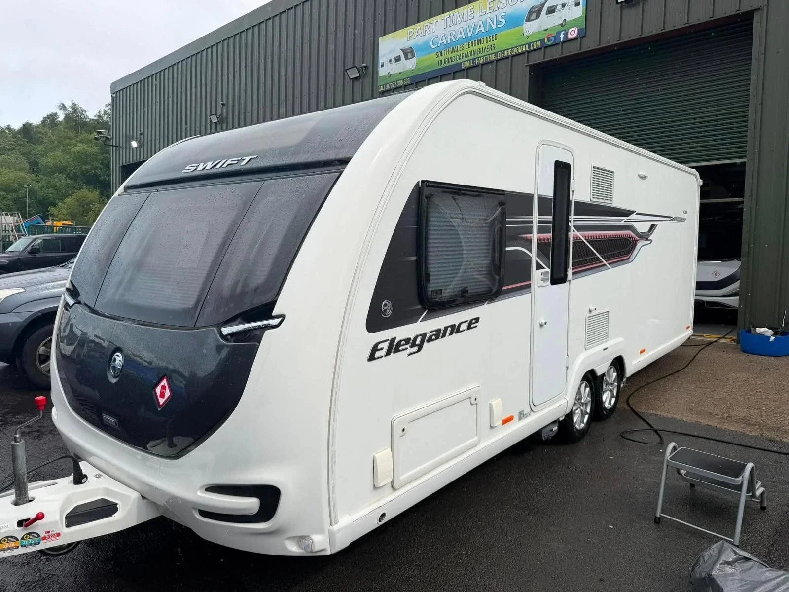 SWIFT ELEGANCE GRANDE 835
4 BERTH
£26,995
YEAR - 2022
*** GREAT CONDITION THROUGHOUT ✅***
*** 8FT WIDE FLAGSHIP MODEL ✅***
*** SERVICED 2026 THIS YEAR WITH PROOF✅***
*** INCREDIBLY POPULAR LAYOUT + SPEC ✅***
*** FIXED REAR ISLAND BED CARAVAN ✅***
***