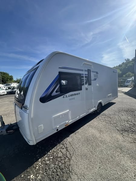 LUNAR CLUBMAN SI
4 BERTH
💰£13,495💰
YEAR - 2019
*** AMAZING VALUE FOR THE MONEY 2019✅***
*** INCREDIBLY POPULAR LAYOUT + SPEC ✅***
*** FIXED TRANSVERSE ISLAND BED✅ ***
*** LARGE END SPACIOUS BATHROOM ✅***
*** ALDE WET CENTRAL HEATING ✅***
*** FIT