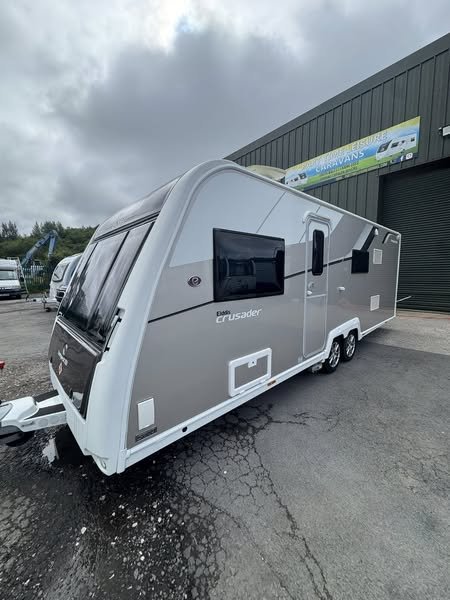 ELDDIS CRUSADER TEMPEST EB
6 BERTH
💰13,995💰
YEAR - 2016
*** GREAT FAMILY TWIN AXEL 6 BERTH ***
*** INCREDIBLY POPULAR LAYOUT + SPEC ***
*** INCREASING POPULAR BUNK BEDS ***
*** LARGE SPACIOUS BATHROOM ***
*** ALDE WET CENTRAL HEATING ✅***
*** FITTE