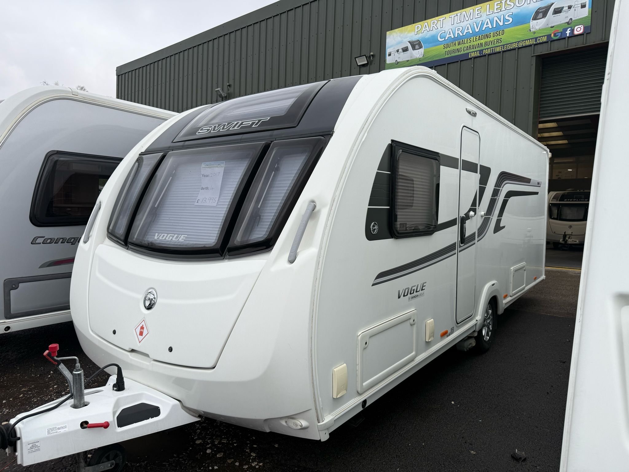 SWIFT VOUGE 580
4 BERTH
YEAR - 2016
13,995
*** DEALER SPECIAL SWIFT VOGUE ***
*** NEW CONDITION THROUGHOUT ***
*** INCREDIBLY POPULAR LAYOUT + SPEC ***
*** FIXED TRANSVERSE ISLAND BED ***
*** LARGE END SPACIOUS BATHROOM ***
*** FITTED SOLAR