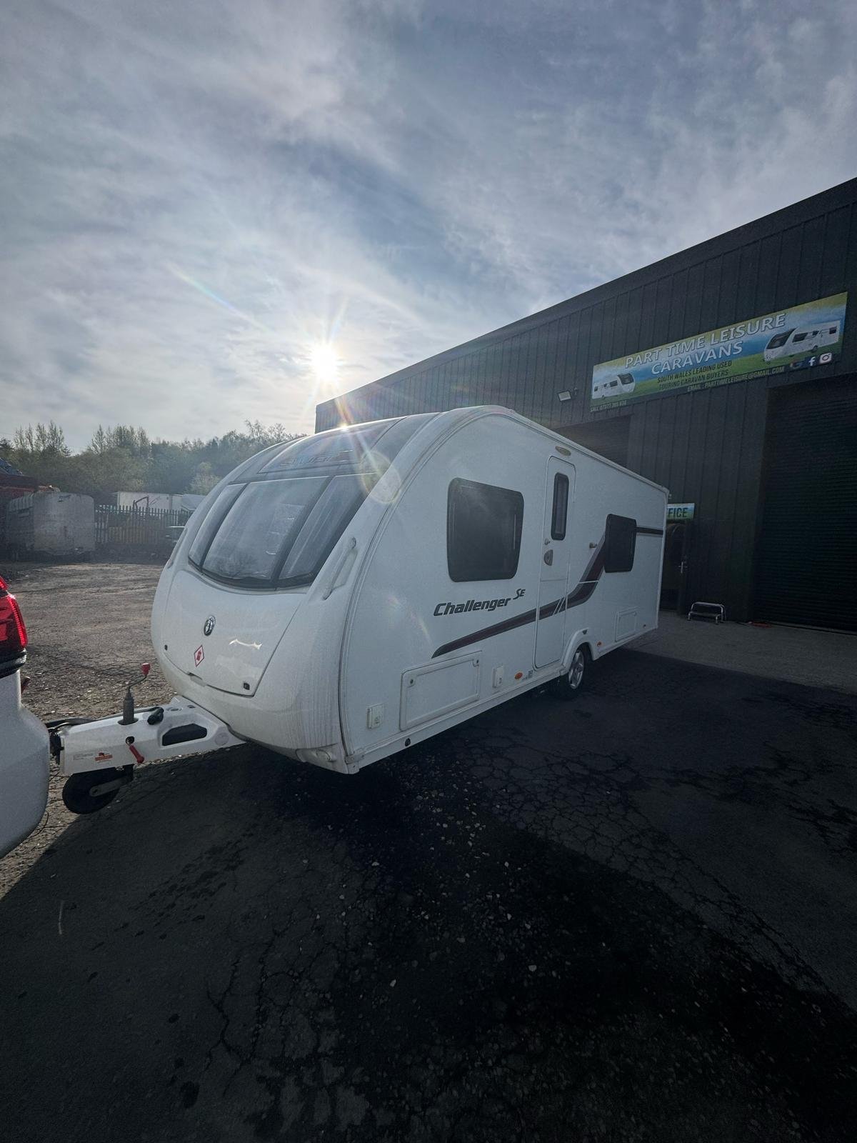 SWIFT CHALLENGER SE 570
4 BERTH
YEAR - 2013
8,995
*** GREAT CONDITION THROUGHOUT ***
*** INCREDIBLY POPULAR LAYOUT + SPEC ***
*** FIXED FRENCH SIDE BED ***
*** LARGE END SPACIOUS BATHROOM ***
*** ALDE WET CENTRAL HEATING ✅***
*** FITTED SOLA