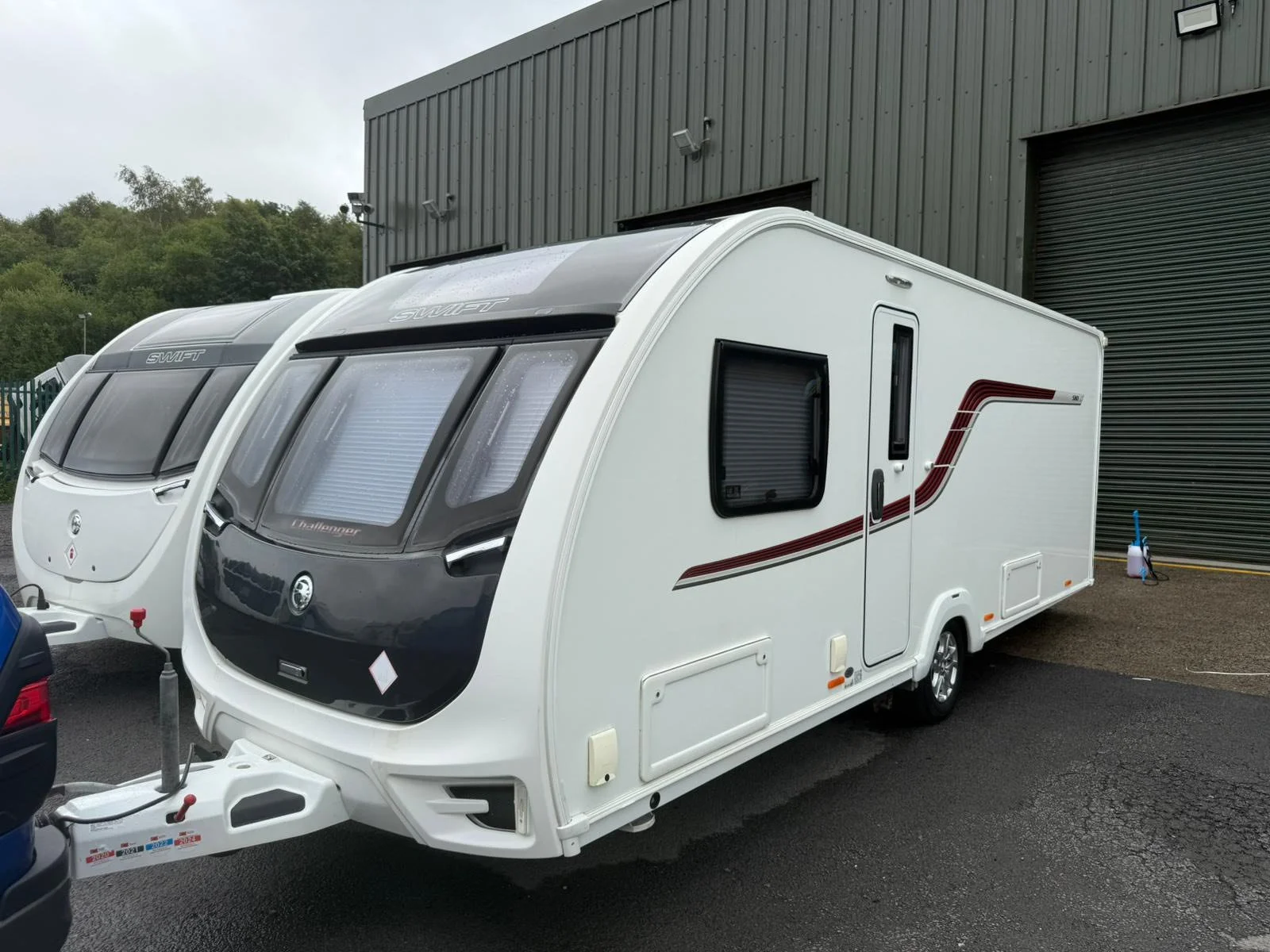 SWIFT CHALLENGER 580 ALDE
4 BERTH
đź’°ÂŁ13,995đź’°
YEAR - 2017
*** AMAZING CONDITION THROUGHOUT ***
*** INCREDIBLY POPULAR LAYOUT + SPEC ***
*** FIXED BED + LARGE END BATHROOM ***
*** FITTED SOLAR PANEL âś…***
*** ALDE WET HEATING âś…***
*** FITTED MOTOR MO