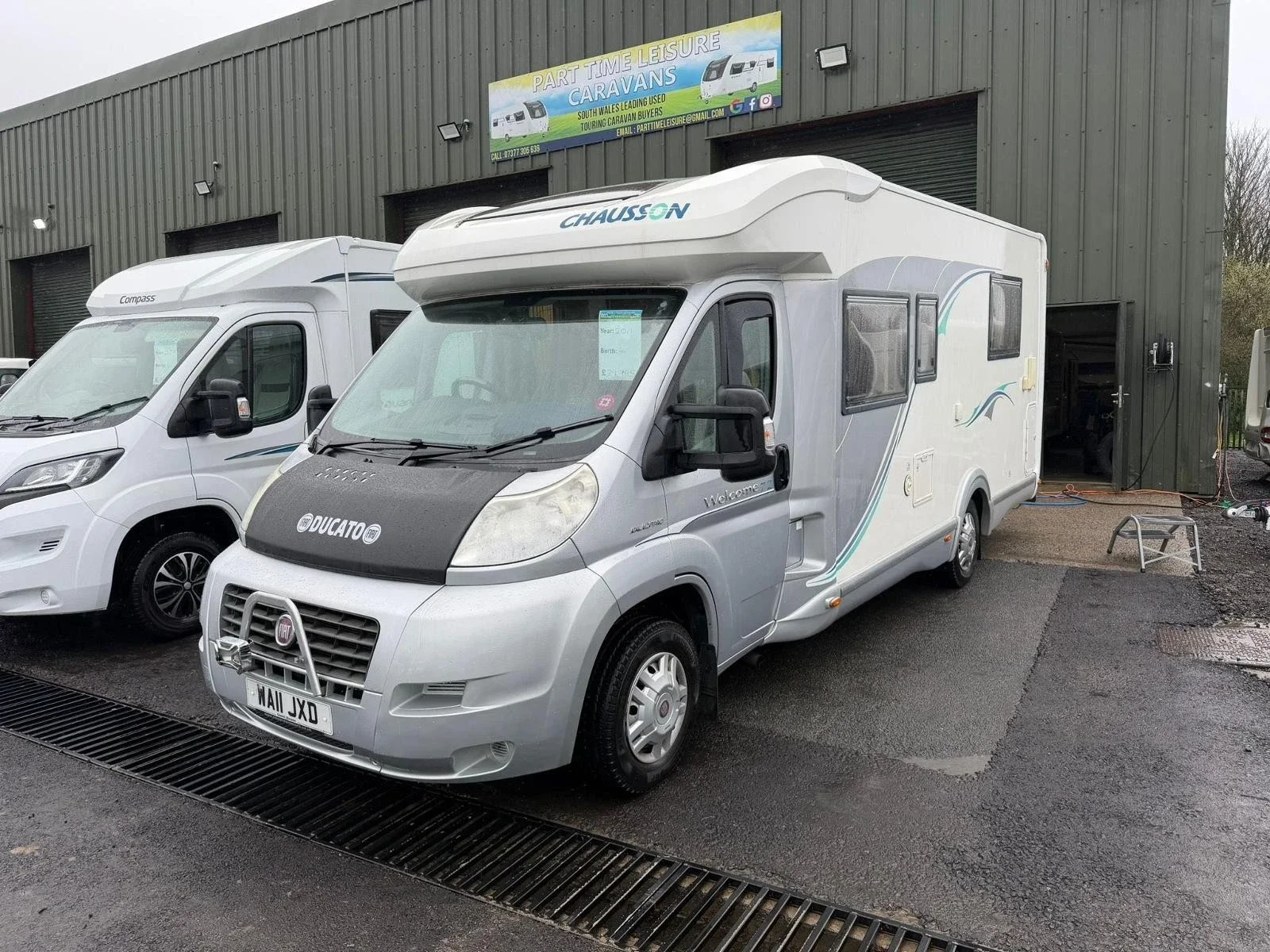 AIT DUCATO CHAUSSON WELCOME 72
£29,995
2011/11 reg
Lovely Fixed island bed 4 Berth
Large garage
Front lounge converts to double bed
4x belts ✅
4 Berth✅
23,997 miles
6 speed Manual
Cassette toilet and shower
Upholstery great
2.3 diesel engine
M.o.t ✅
